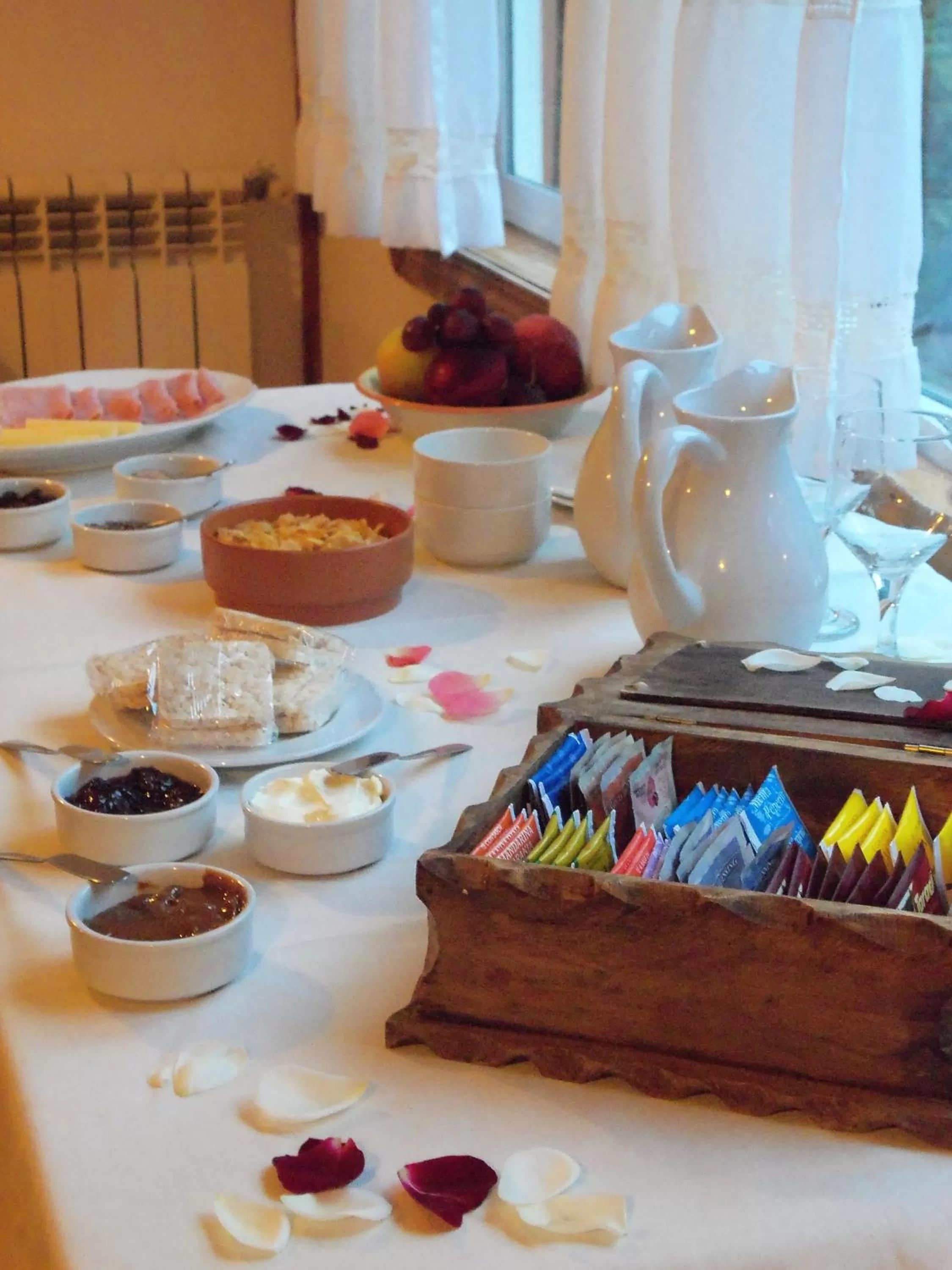 Coffee/tea facilities in Hosteria Lekun Lekun