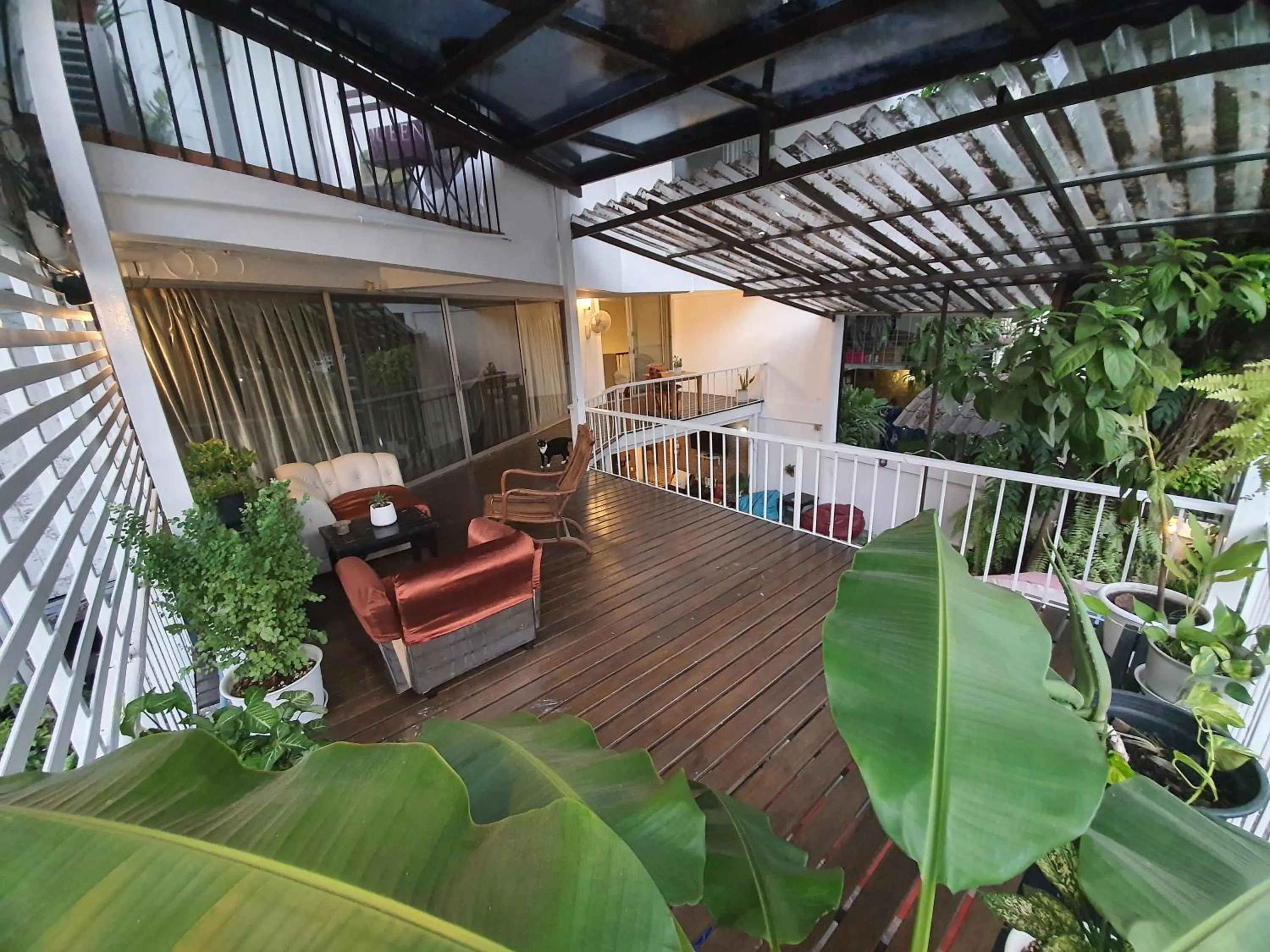 Home 16  (Hostel 16)