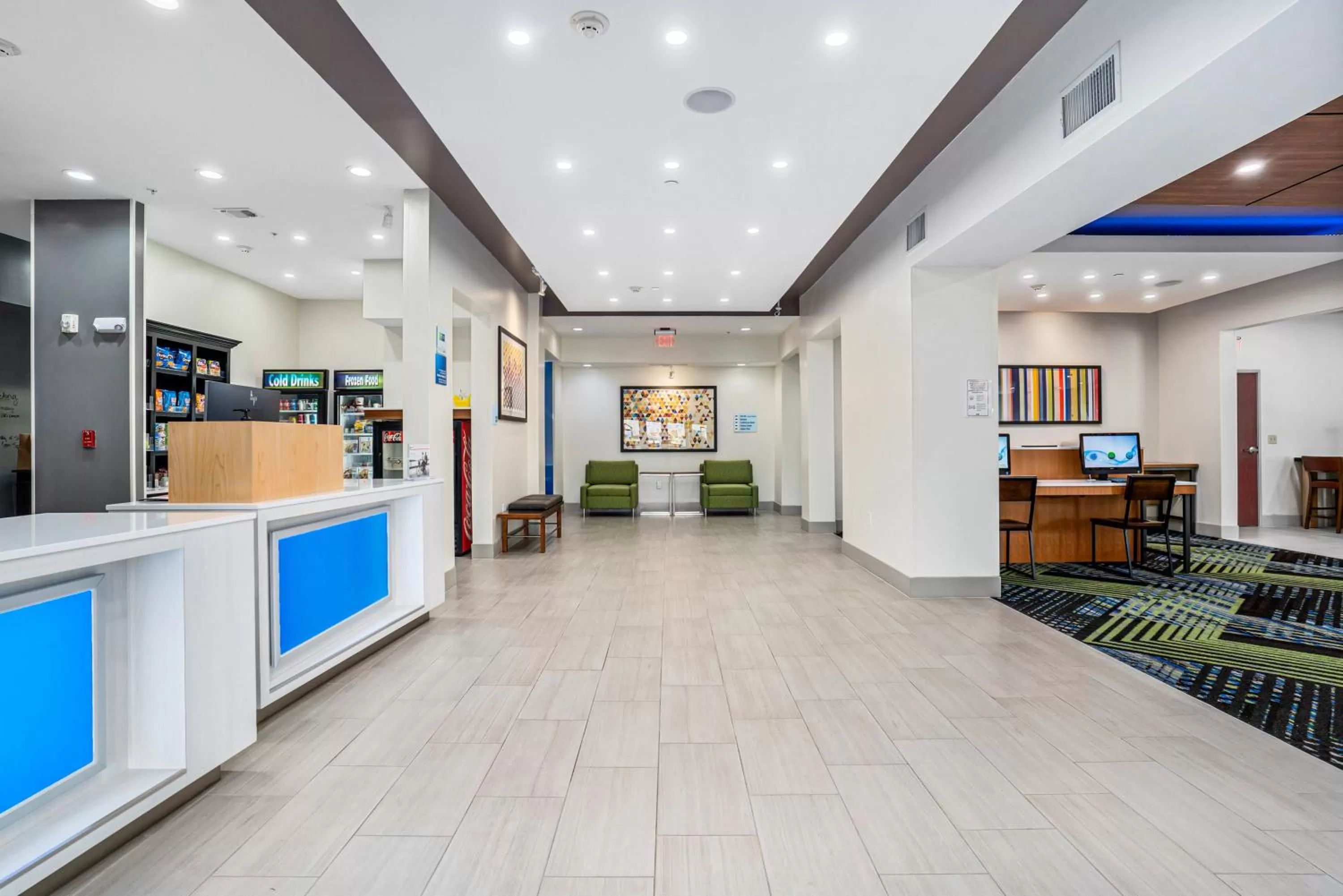 Property building, Lobby/Reception in Holiday Inn Express & Suites Van Buren-Fort Smith Area, an IHG Hotel
