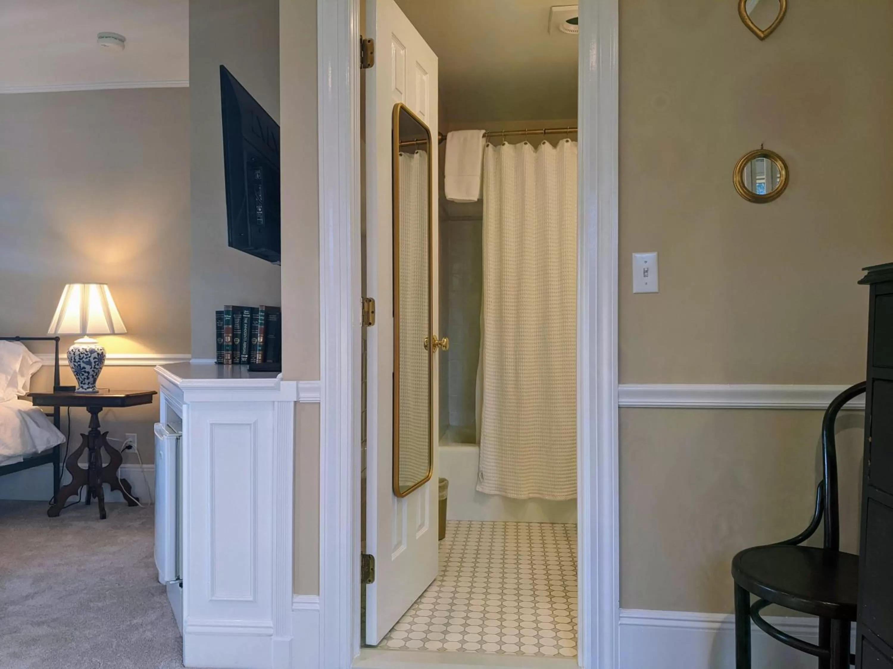 Bathroom in Stanton House Inn