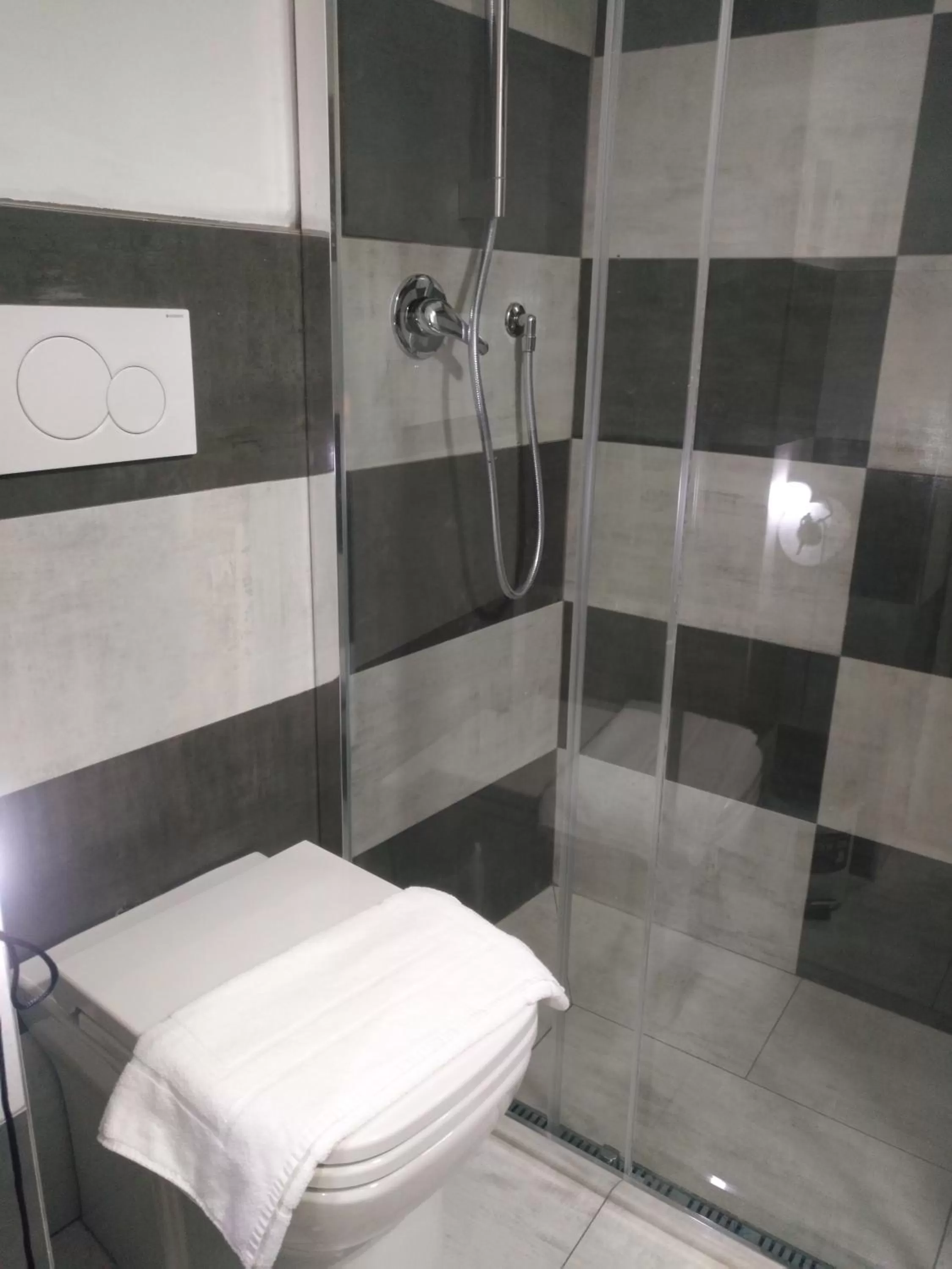 Bathroom in Cicerone Guest House