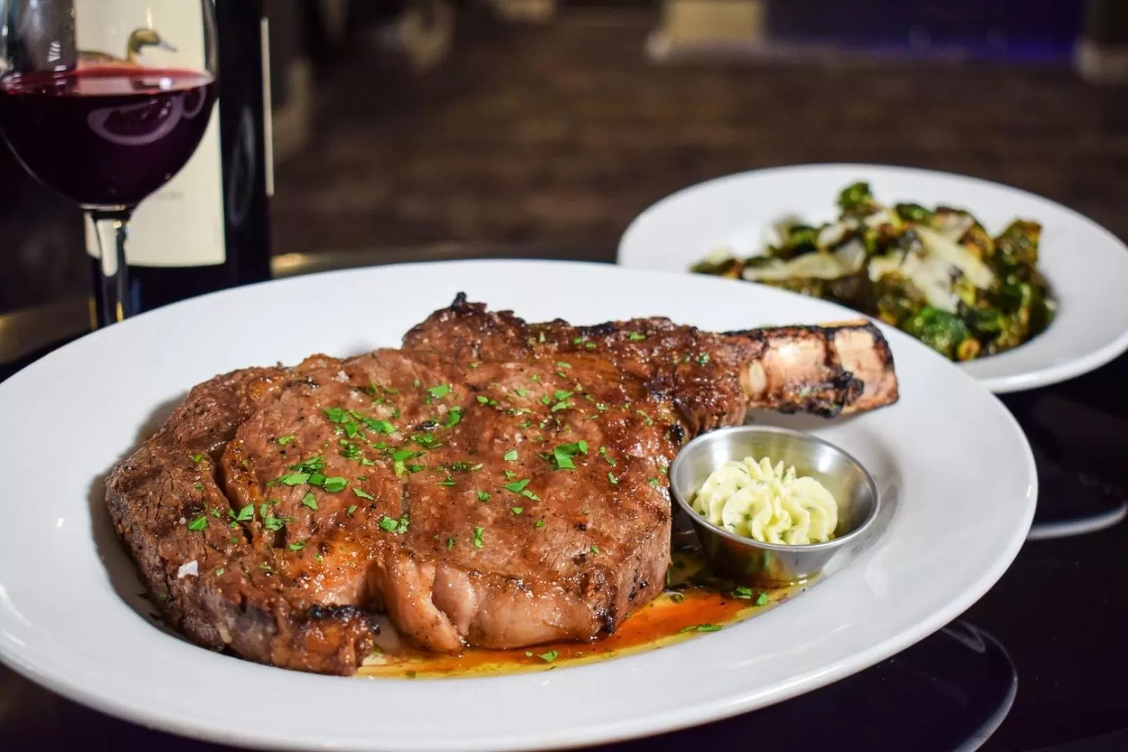 Restaurant/places to eat in Hotel Legends