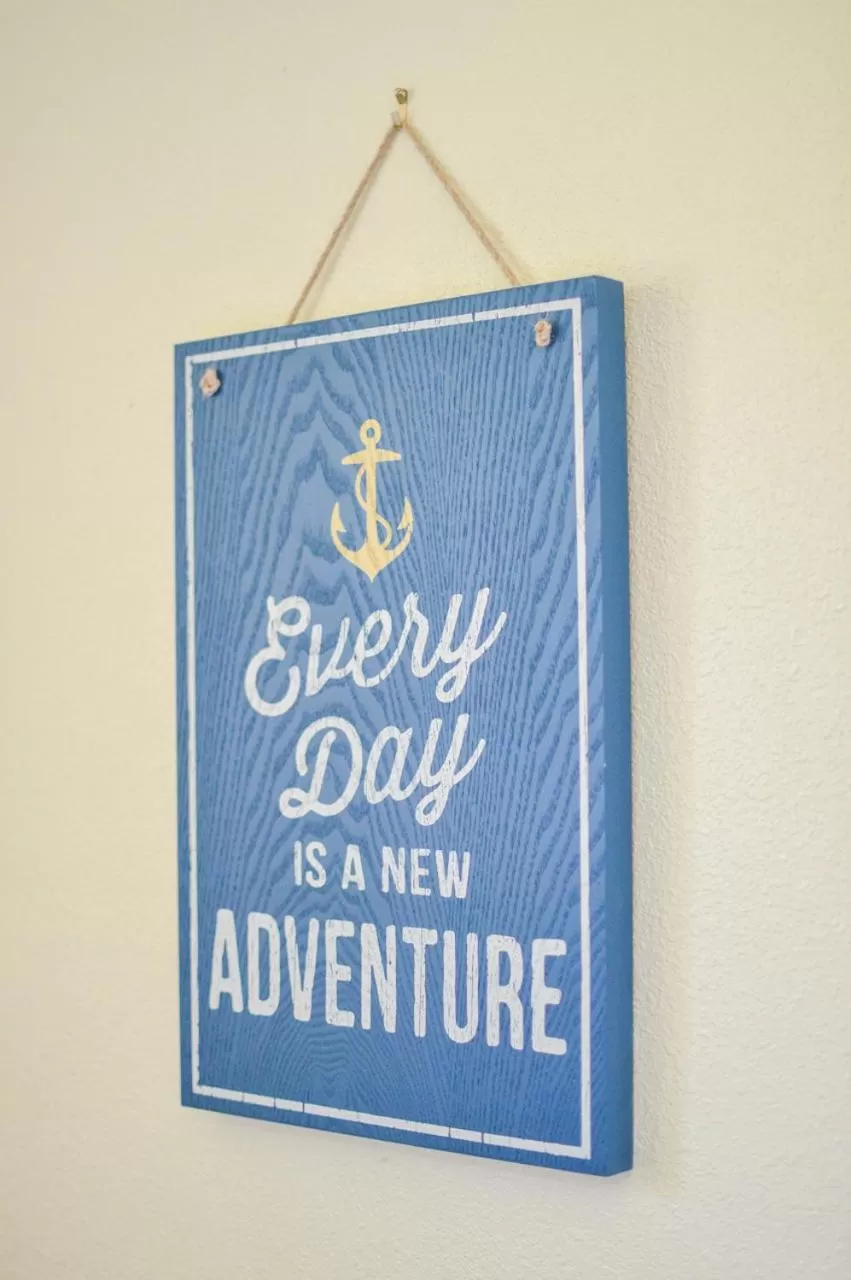 Decorative detail in Sea Treasures Inn