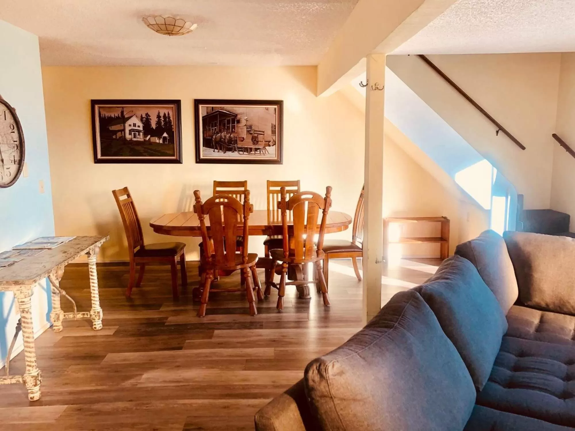 Dining Area in Driftwood Inn