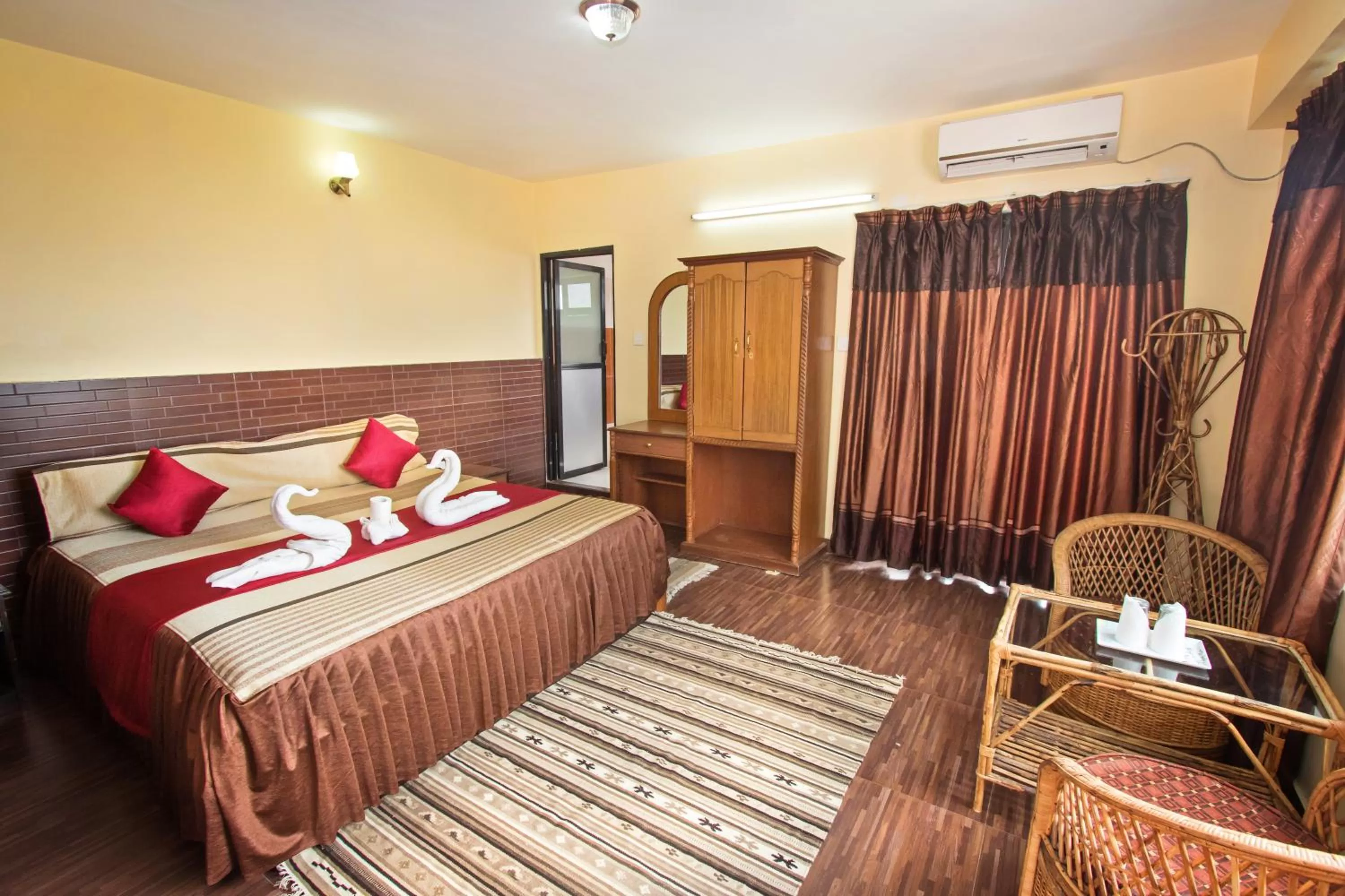 Photo of the whole room, Bed in The North Face Inn