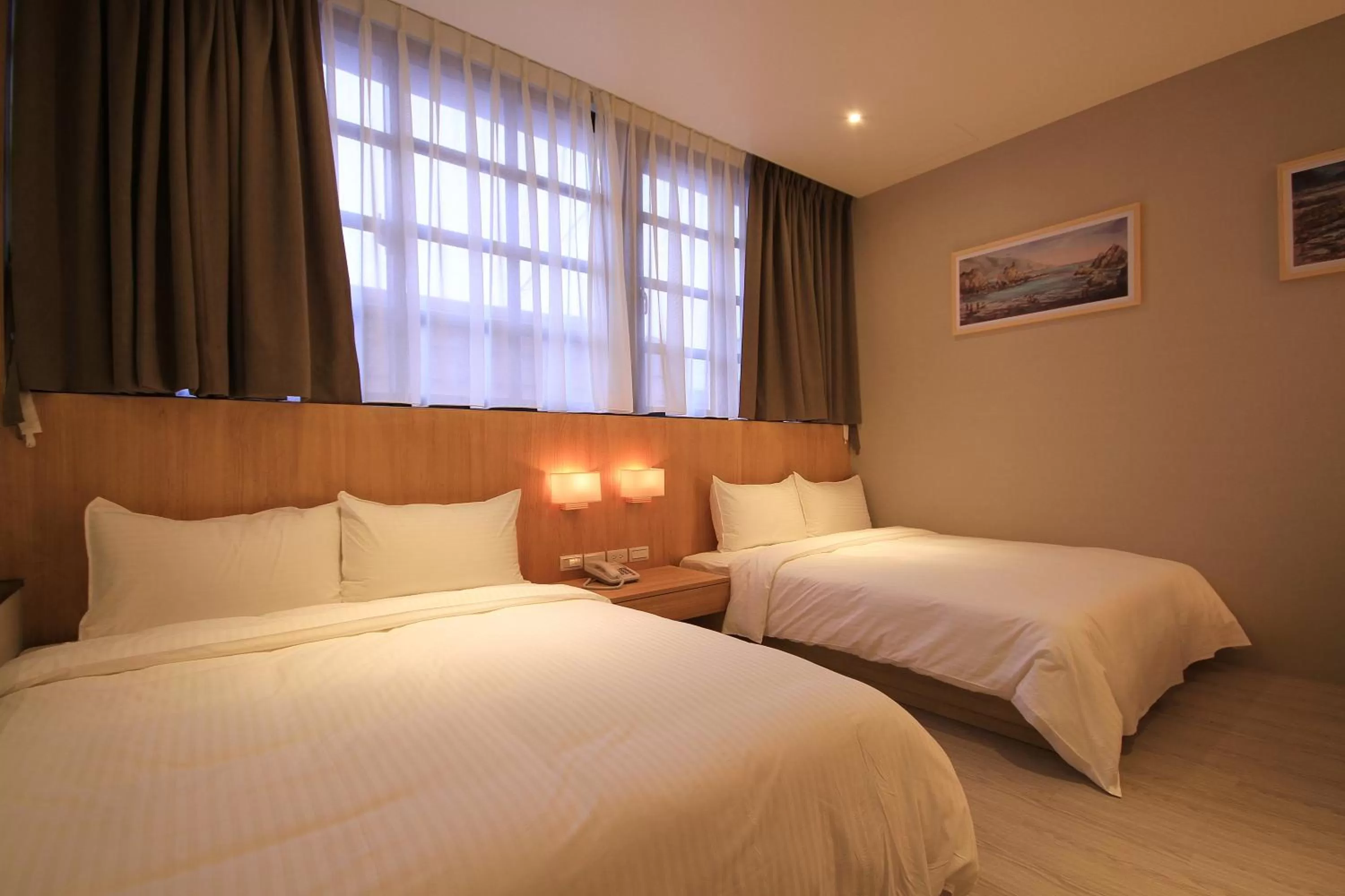 Photo of the whole room, Bed in Hangkhau Hotel