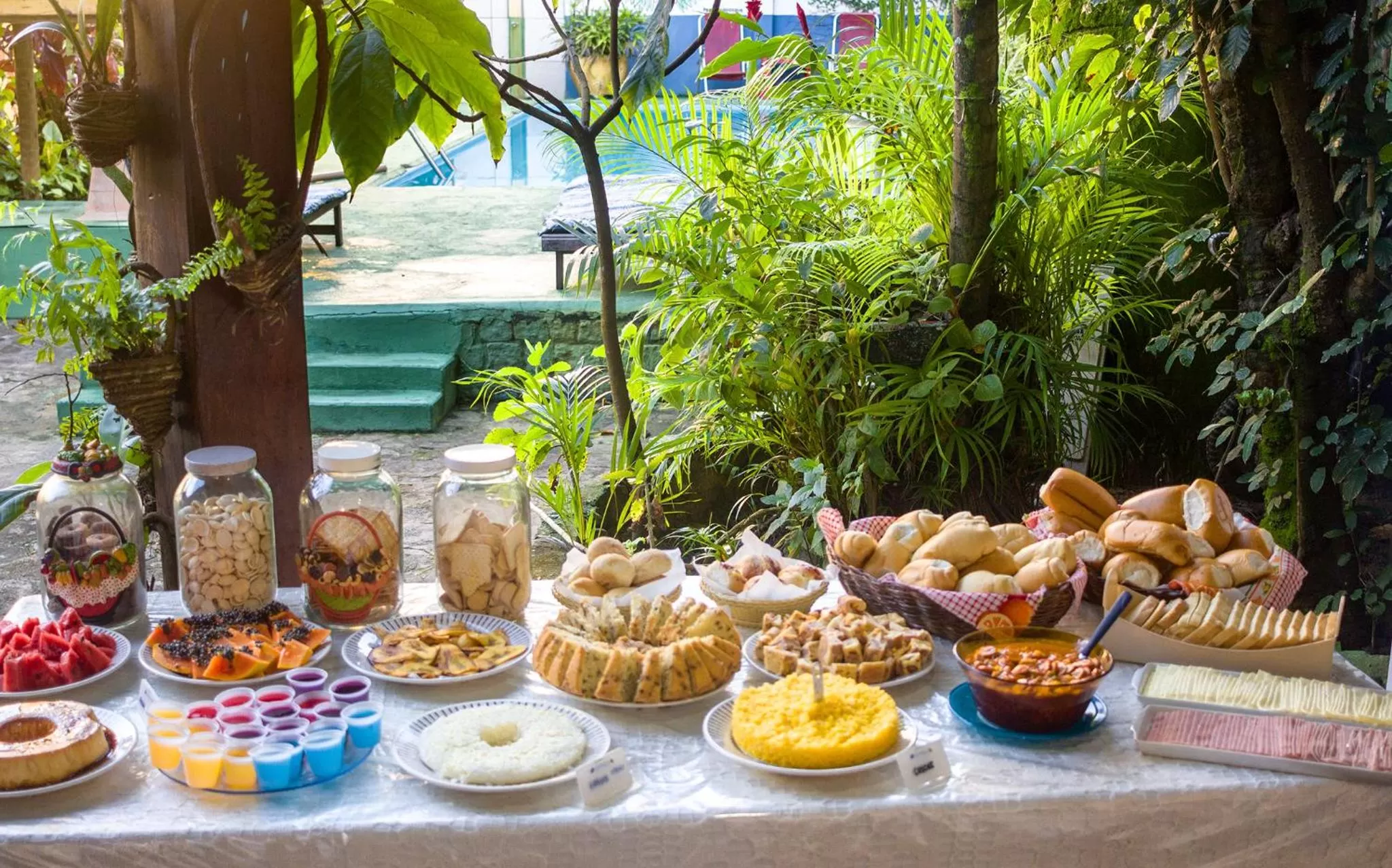 Continental breakfast in Hospedagem La Bilbaina