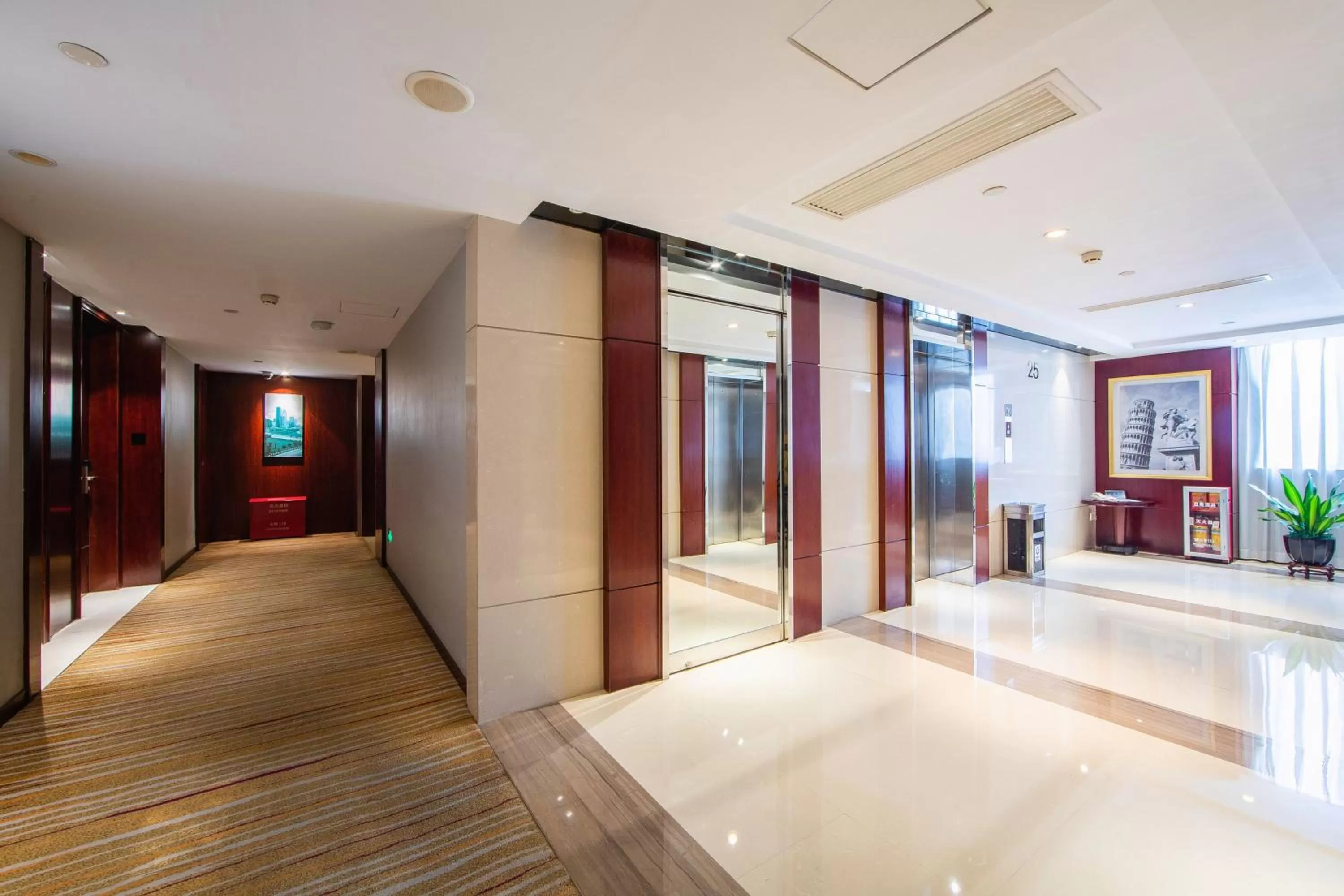 Area and facilities in Victoria Hotel Guangzhou Zhujiang New Town