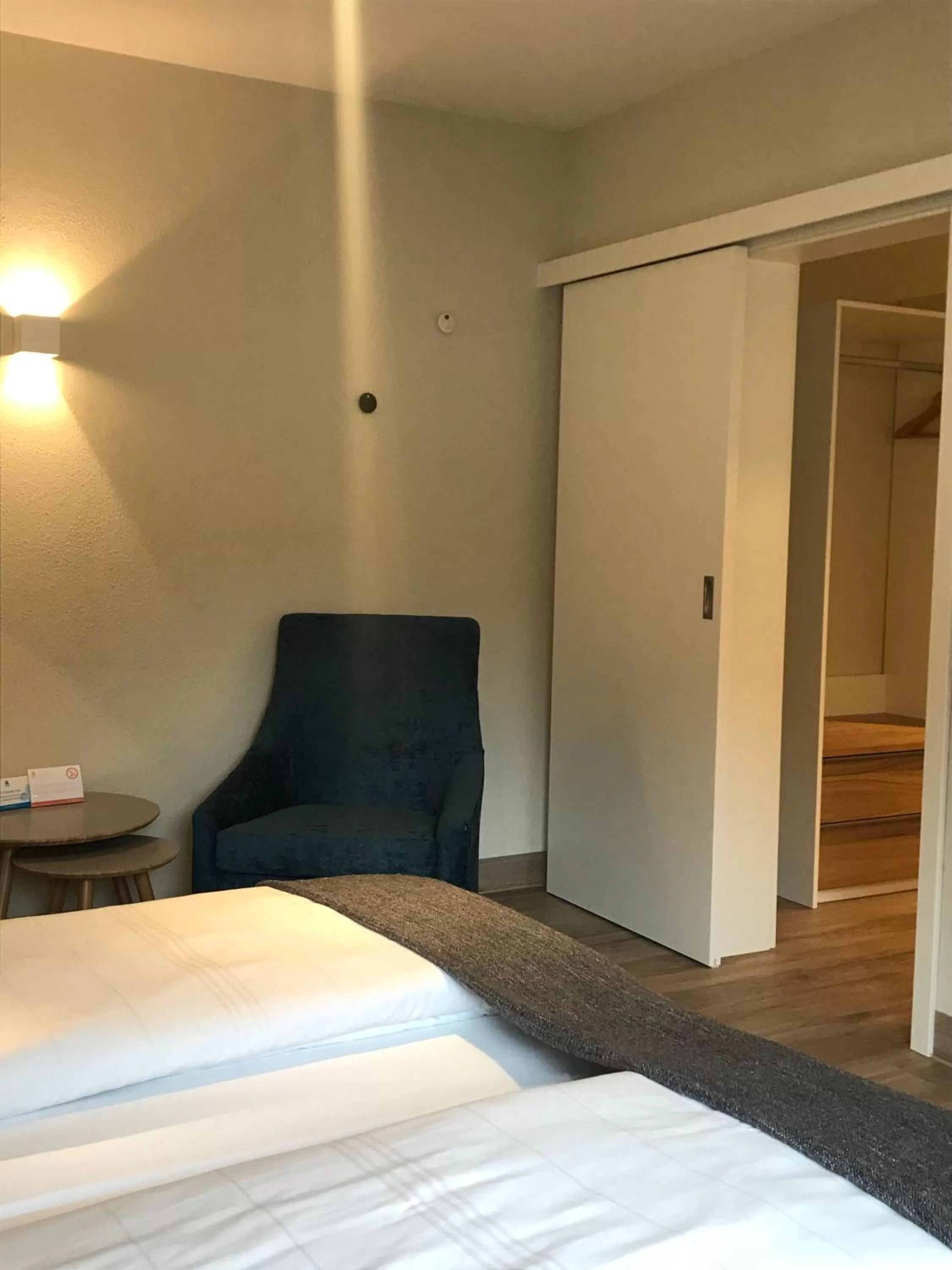 Photo of the whole room, Bed in Flair Hotel zum Storchen