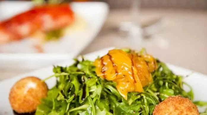 Restaurant/places to eat, Food in Hotel Ambasador