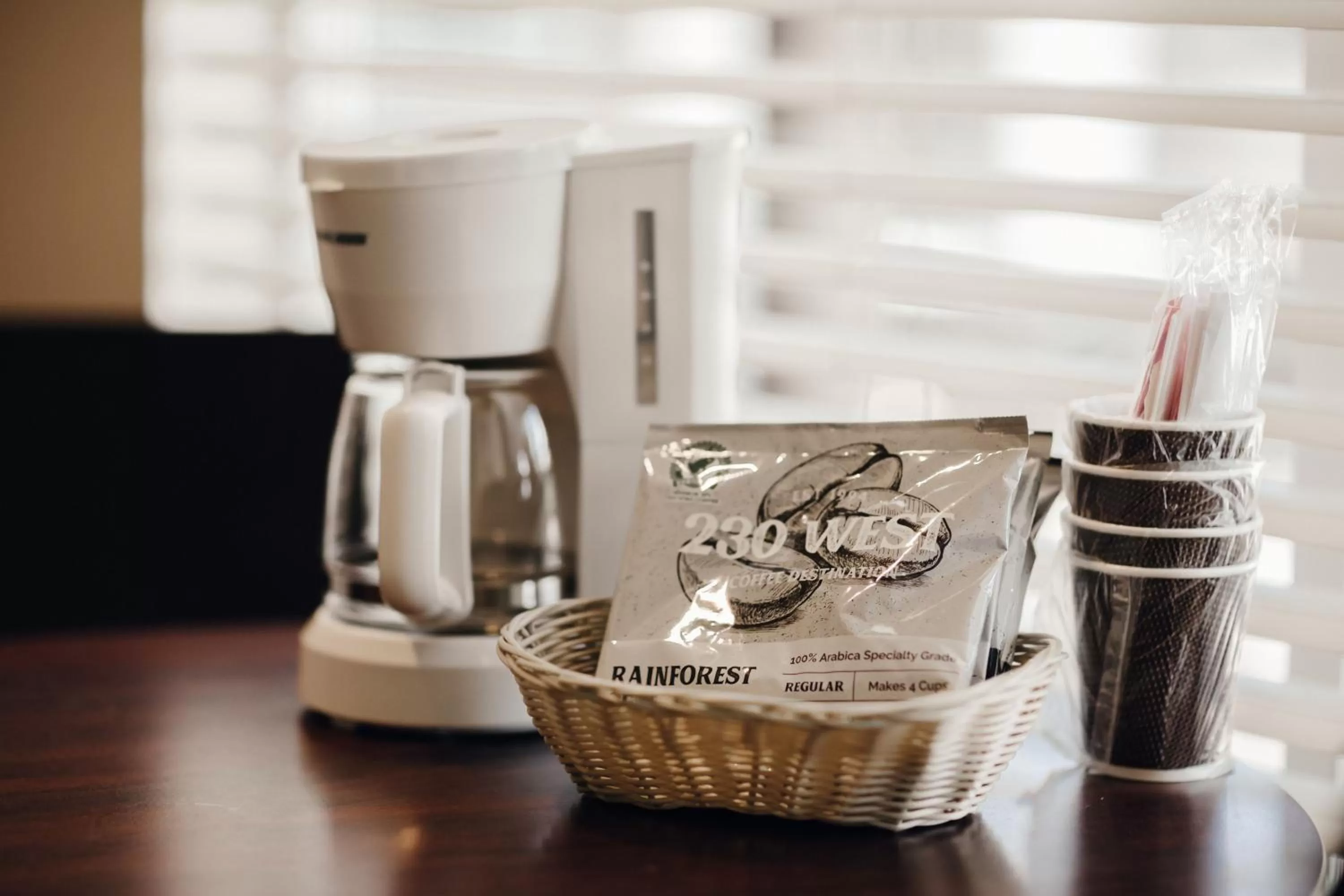 Coffee/tea facilities in Vintage Lakeside Inn