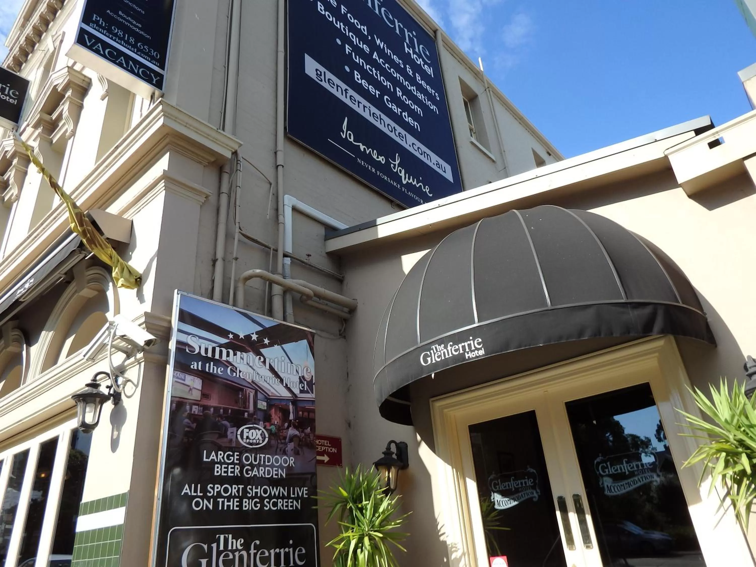 Facade/entrance in The Glenferrie Hotel Hawthorn