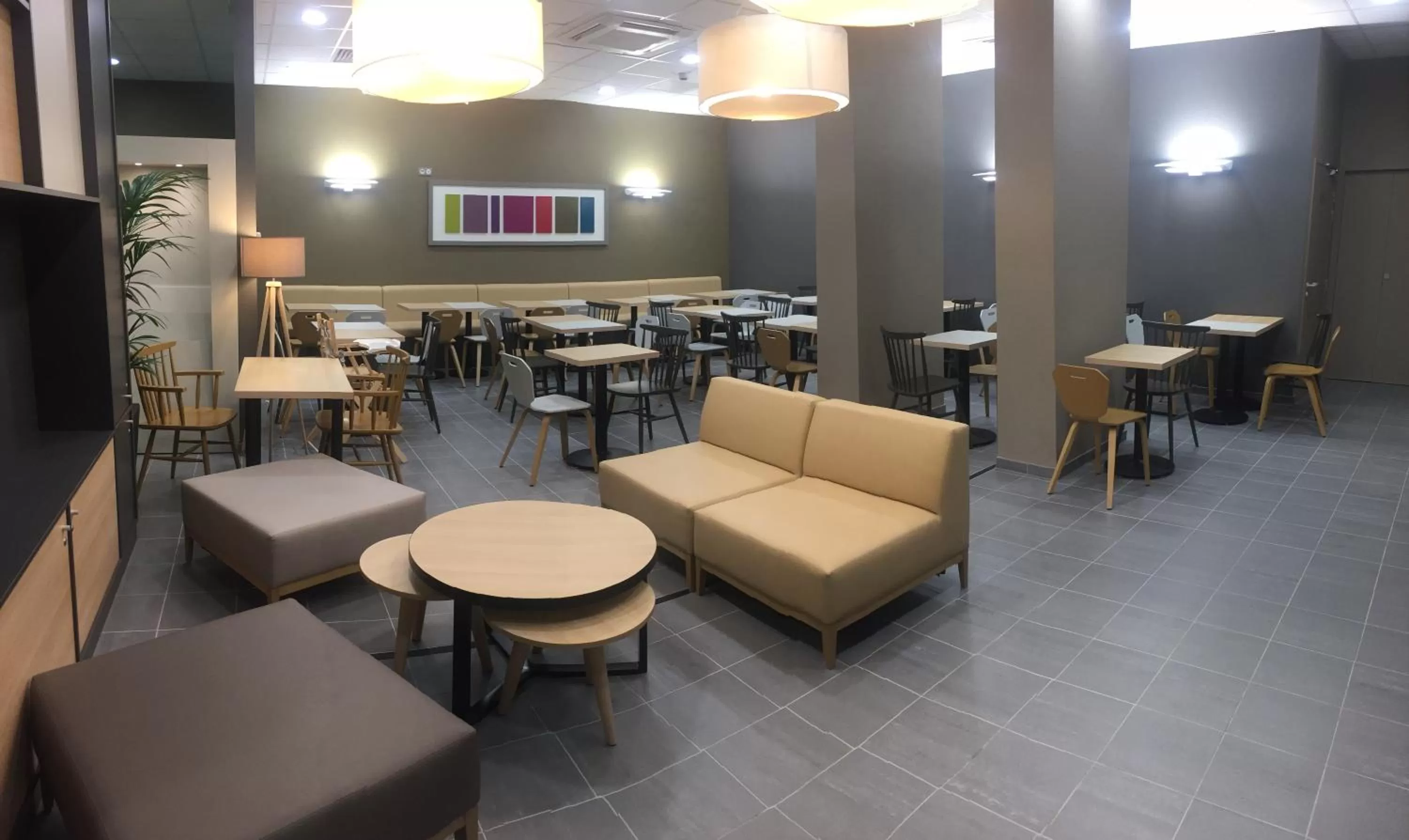 Communal lounge/ TV room in B&B HOTEL Lyon Ouest Tassin