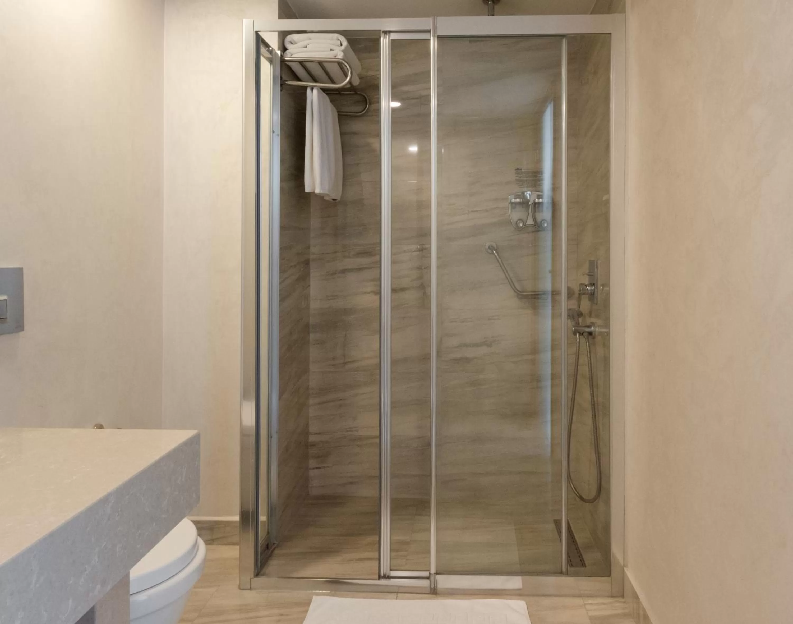 Shower in Antik Hotel Istanbul