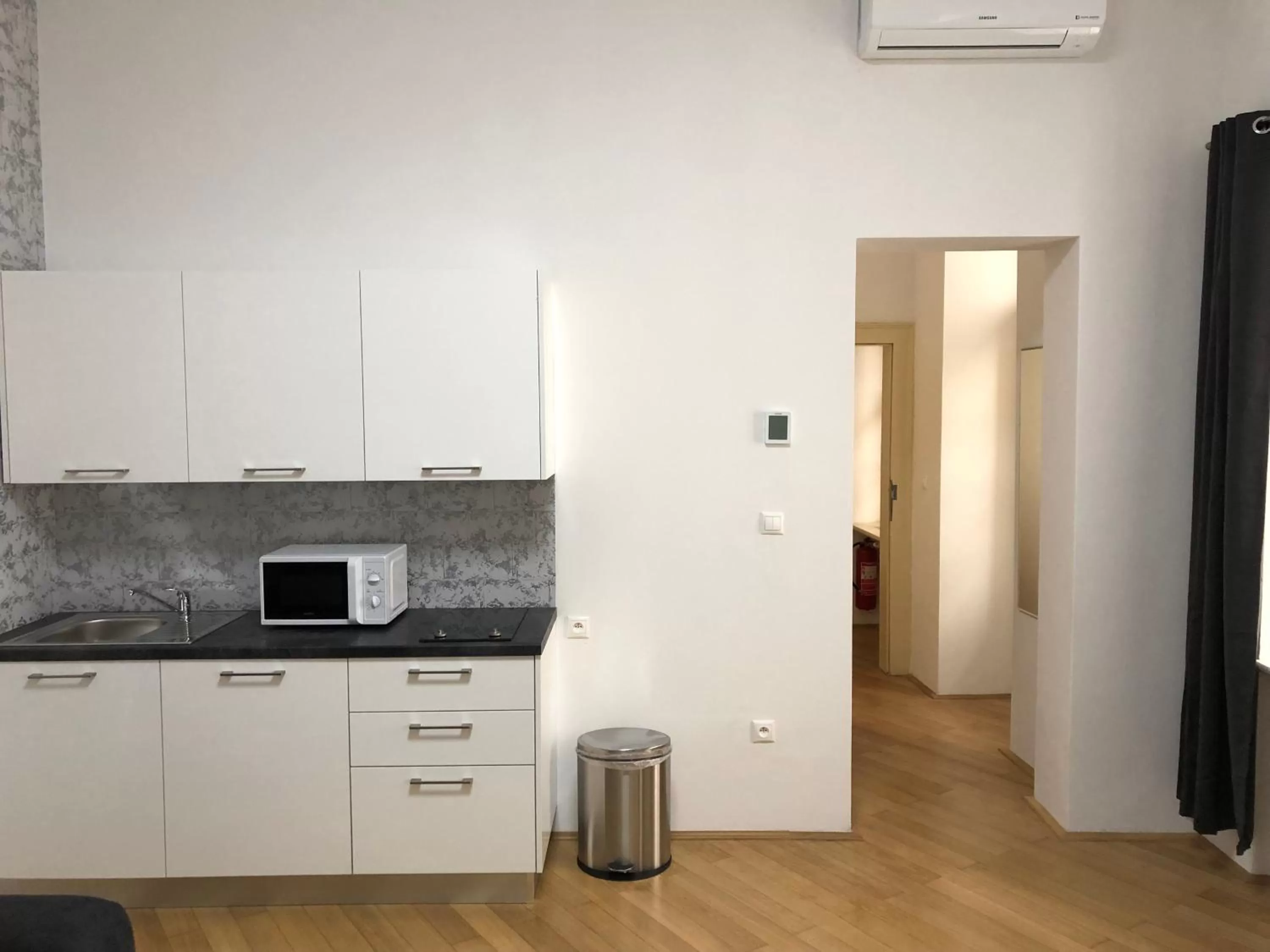 Kitchen or kitchenette in Aapartamentoos