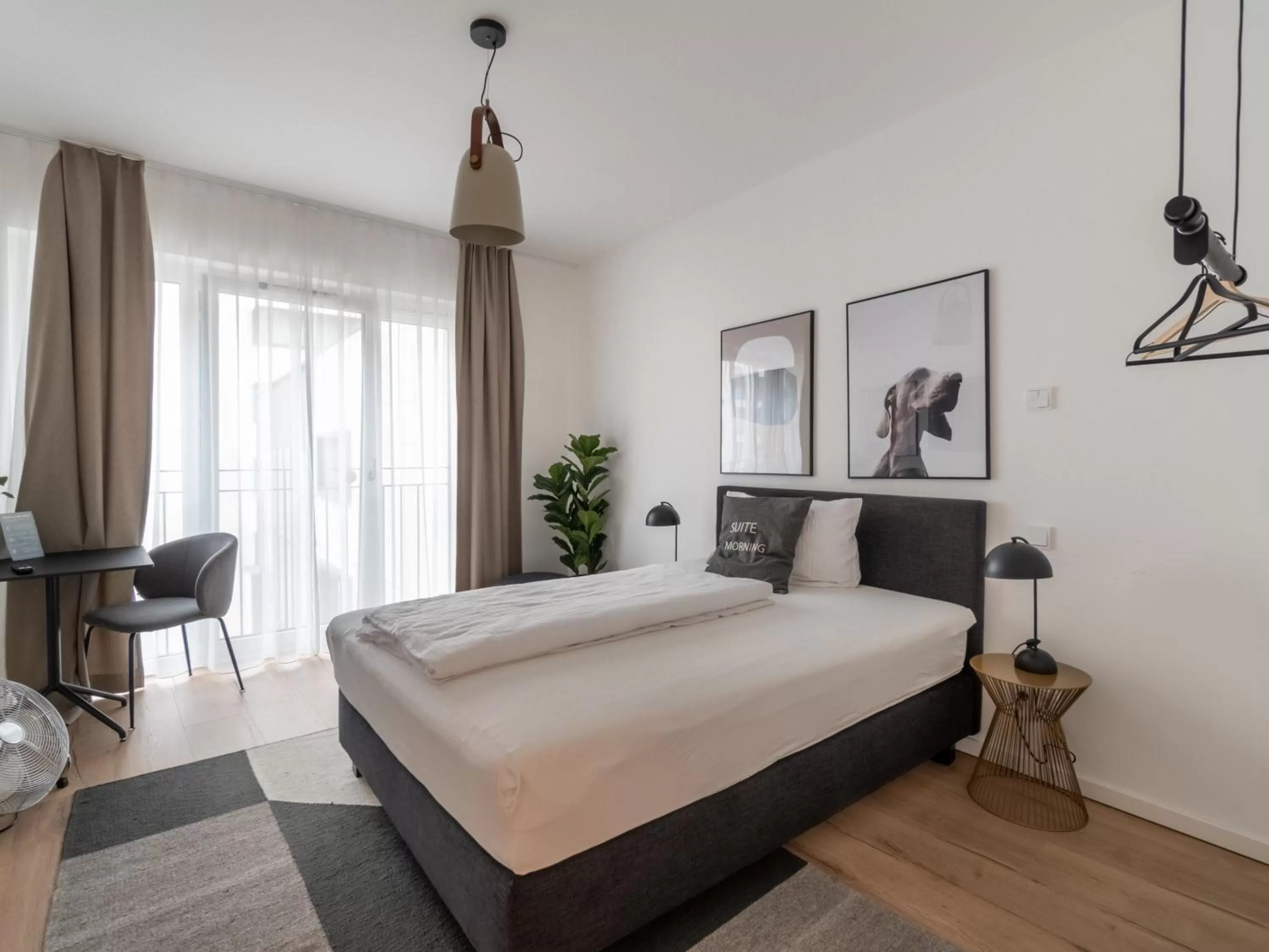 Bed in Limehome Frankfurt Gutleutstraße - Digital Access