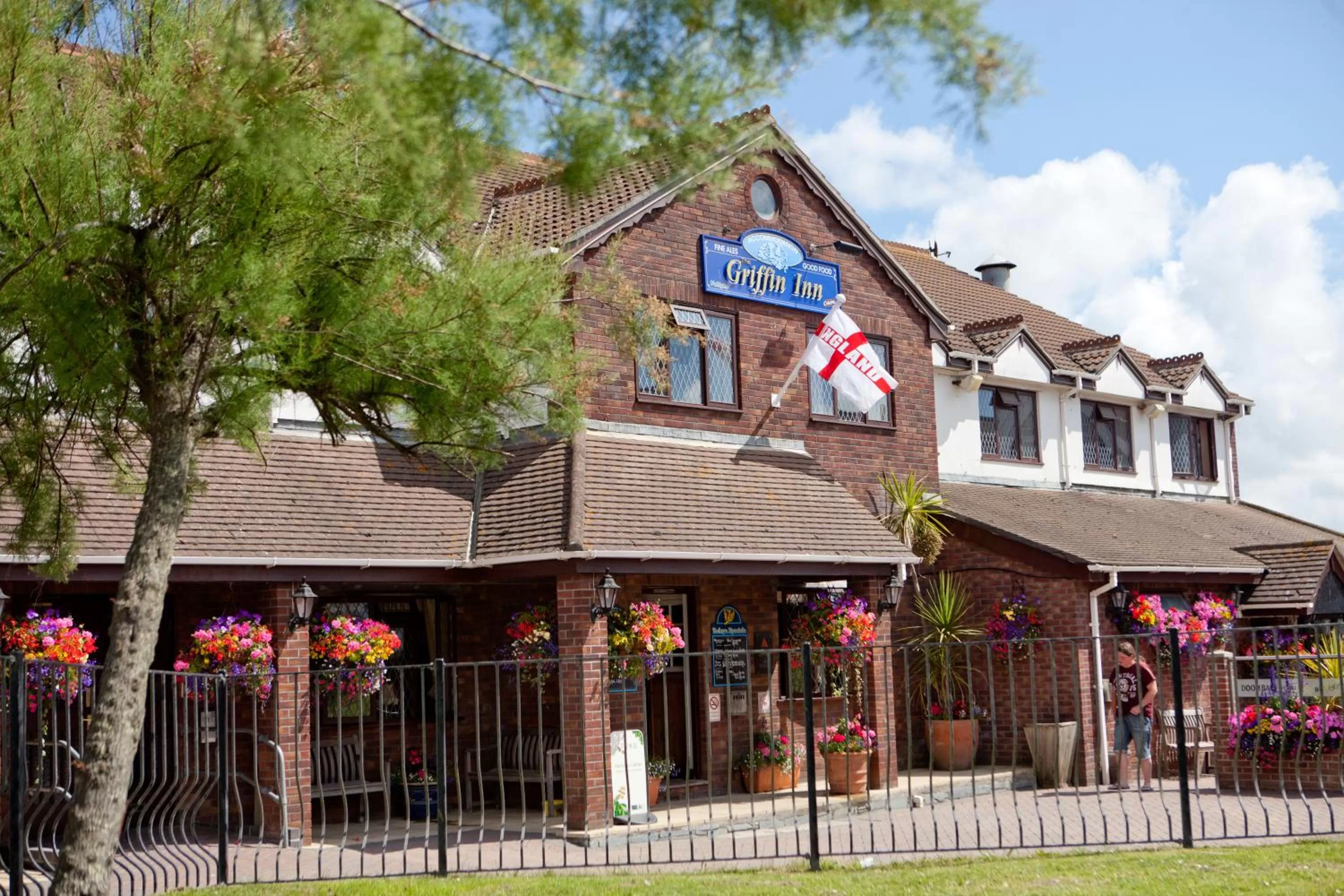 Facade/entrance in Griffin Inn