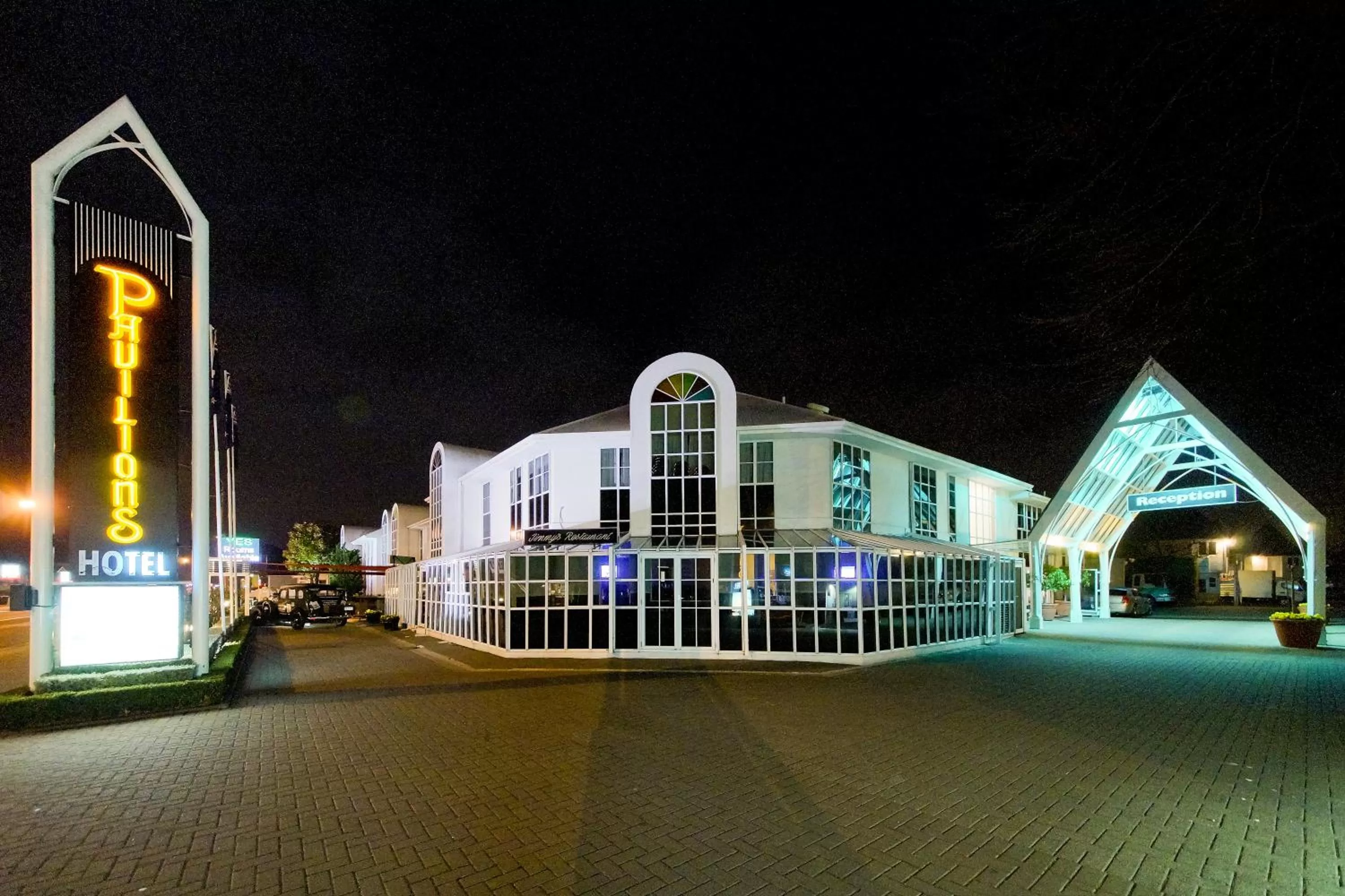 Facade/entrance in Pavilions Hotel