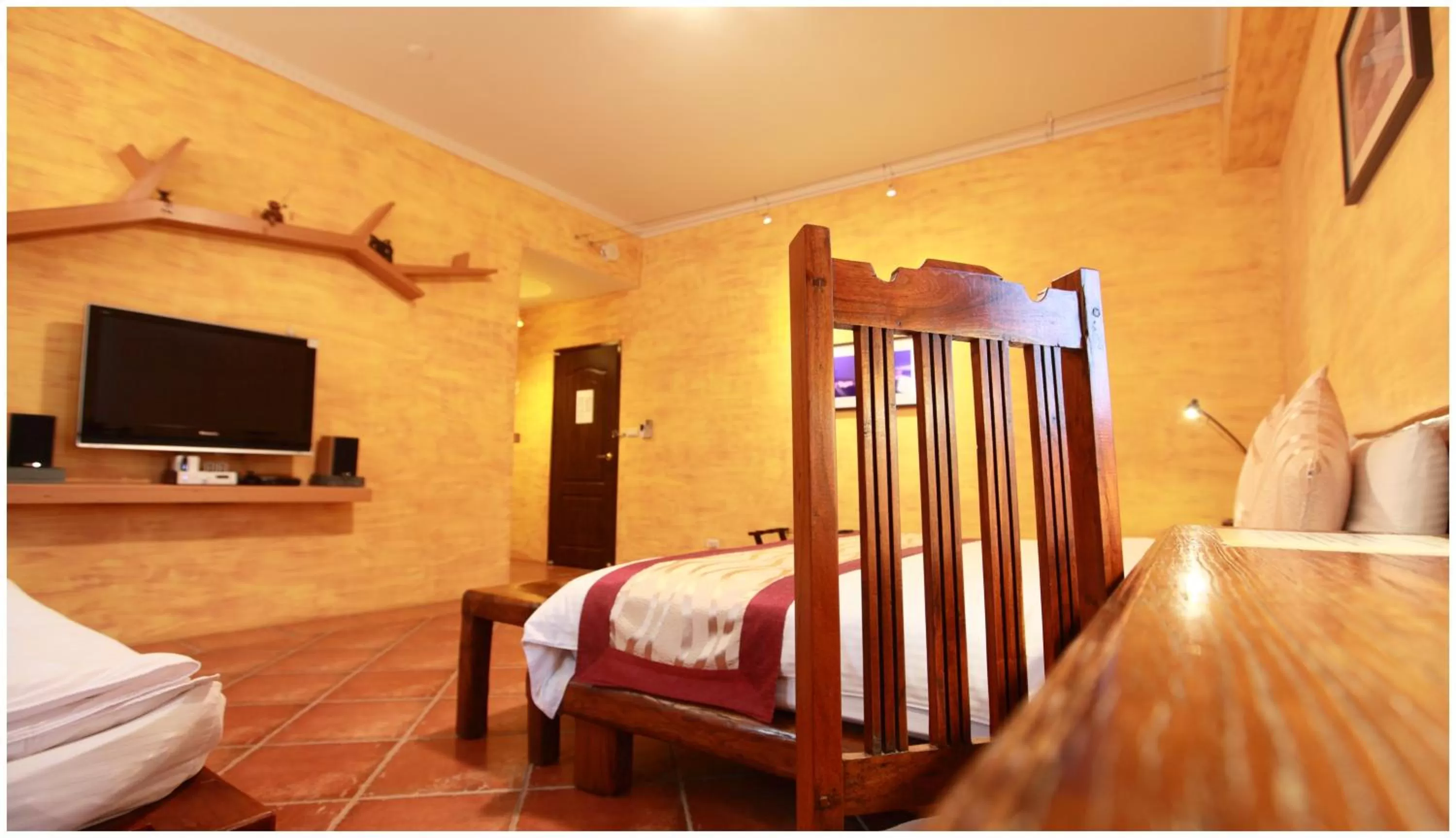 Decorative detail, Bed in Errantry Lodge & Studio