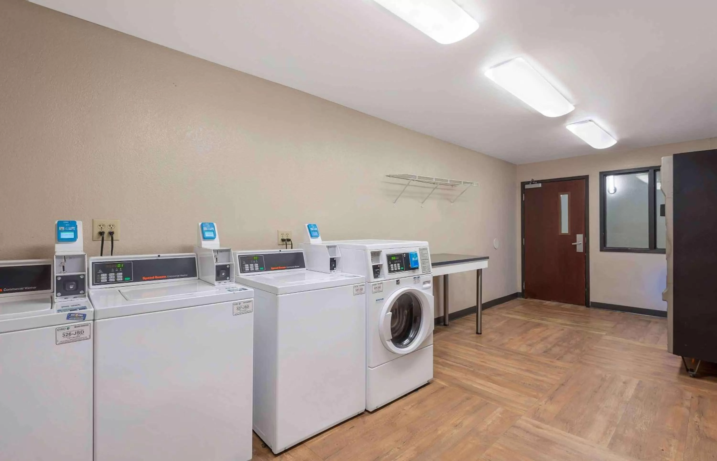 Property building in Extended Stay America Select Suites - Charlotte - Tyvola Rd