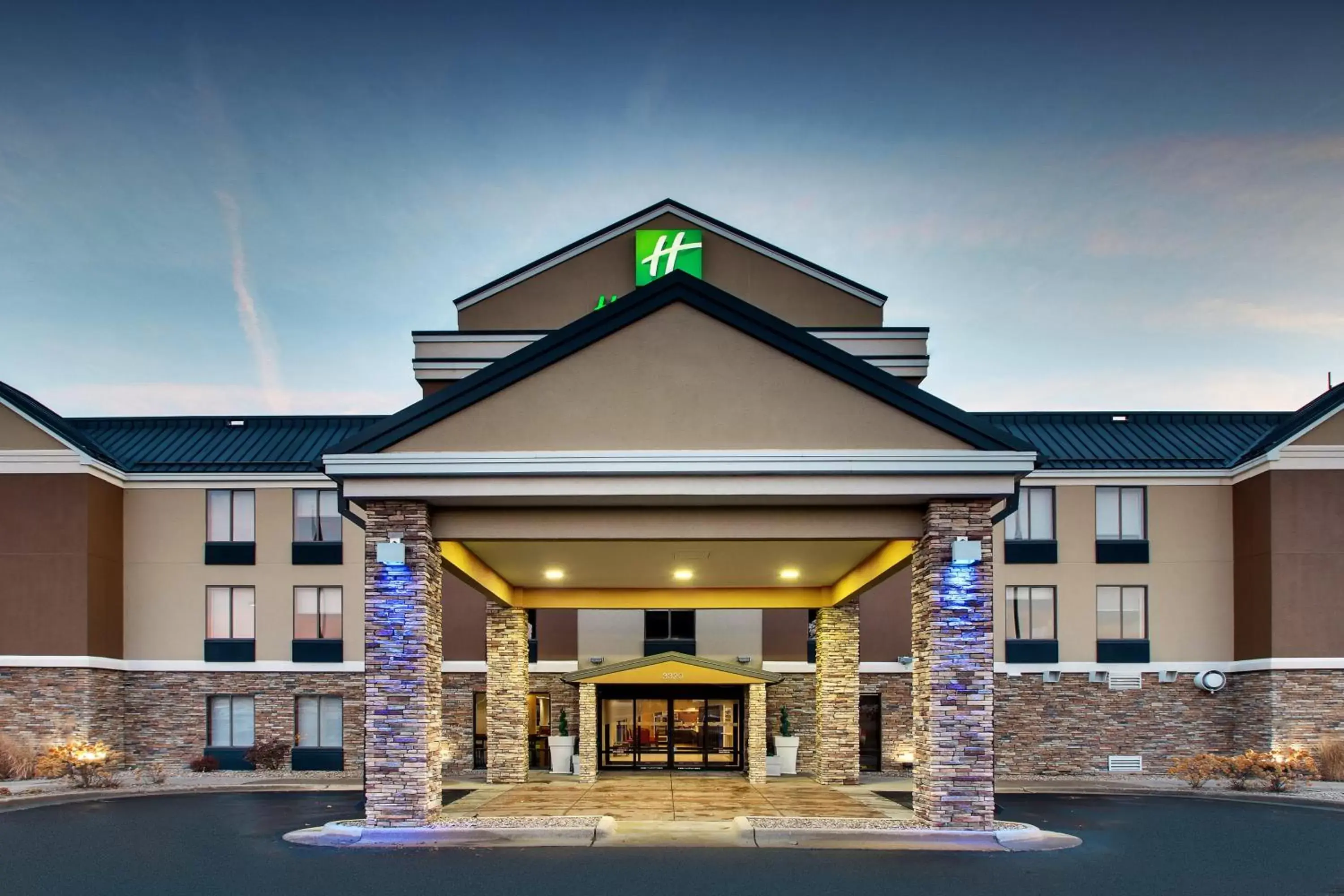 Holiday Inn Express Hotel & Suites Cedar Rapids I-380 at 33rd Avenue by IHG Holiday Inn Express Hotel & Suites Cedar Rapids I-380 at 33rd Avenue by IHG