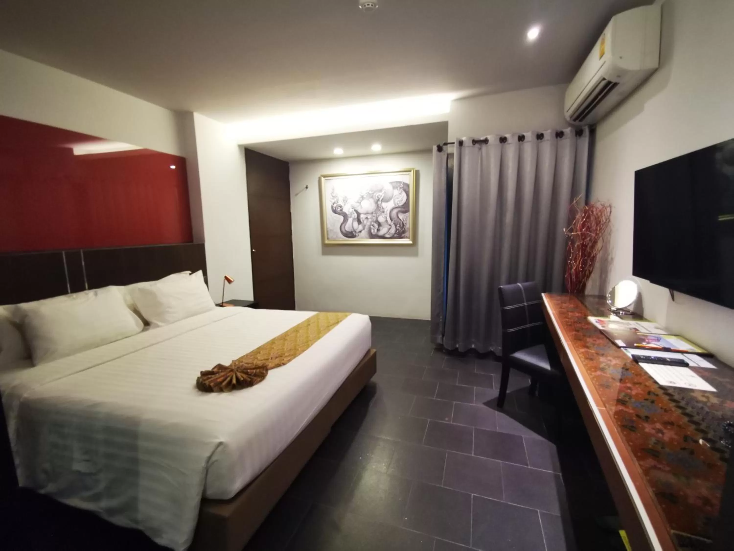 Photo of the whole room, Bed in Mandy Nok Hotel