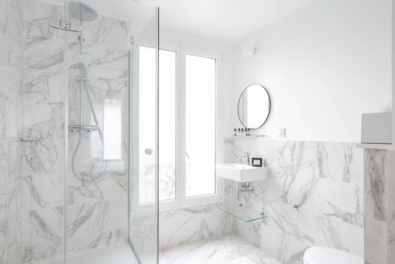 Shower in Hôtel 31 - Paris Tour Eiffel