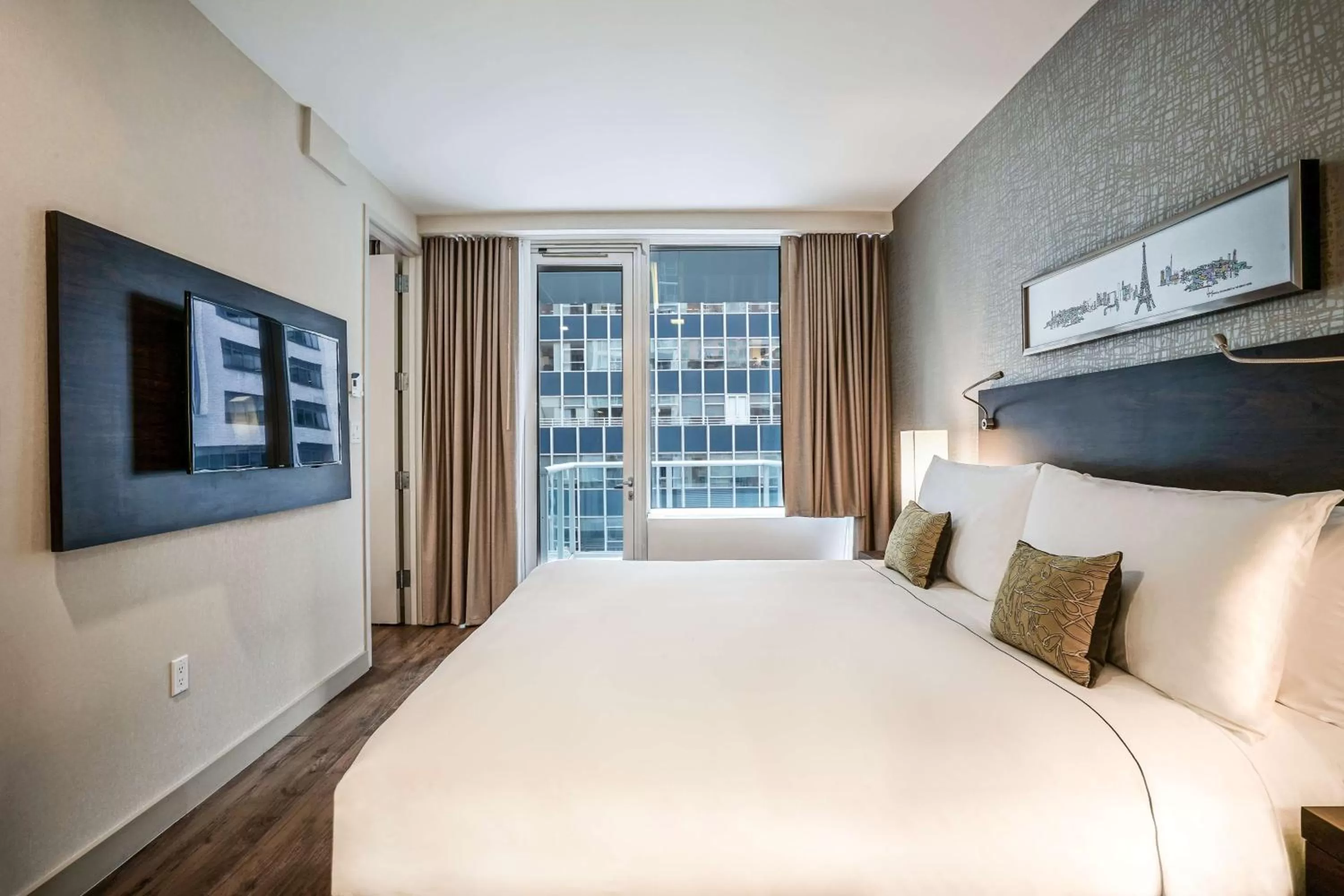 Bedroom, Bed in The Bernic Hotel New York City,Tapestry Collection by Hilton