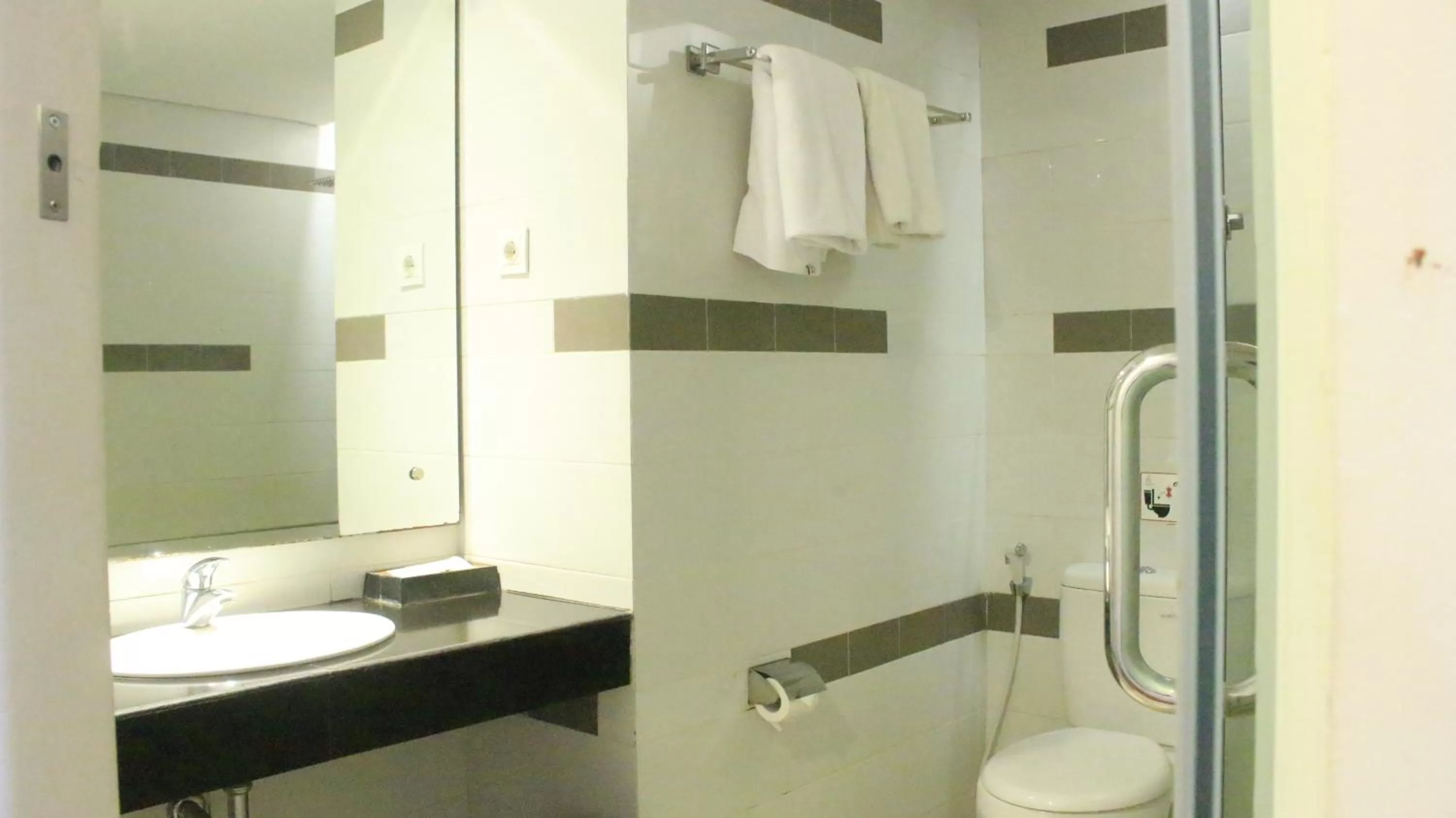 Bathroom in LAMORA Sagan Yogyakarta - formerly H Boutique Yogyakarta