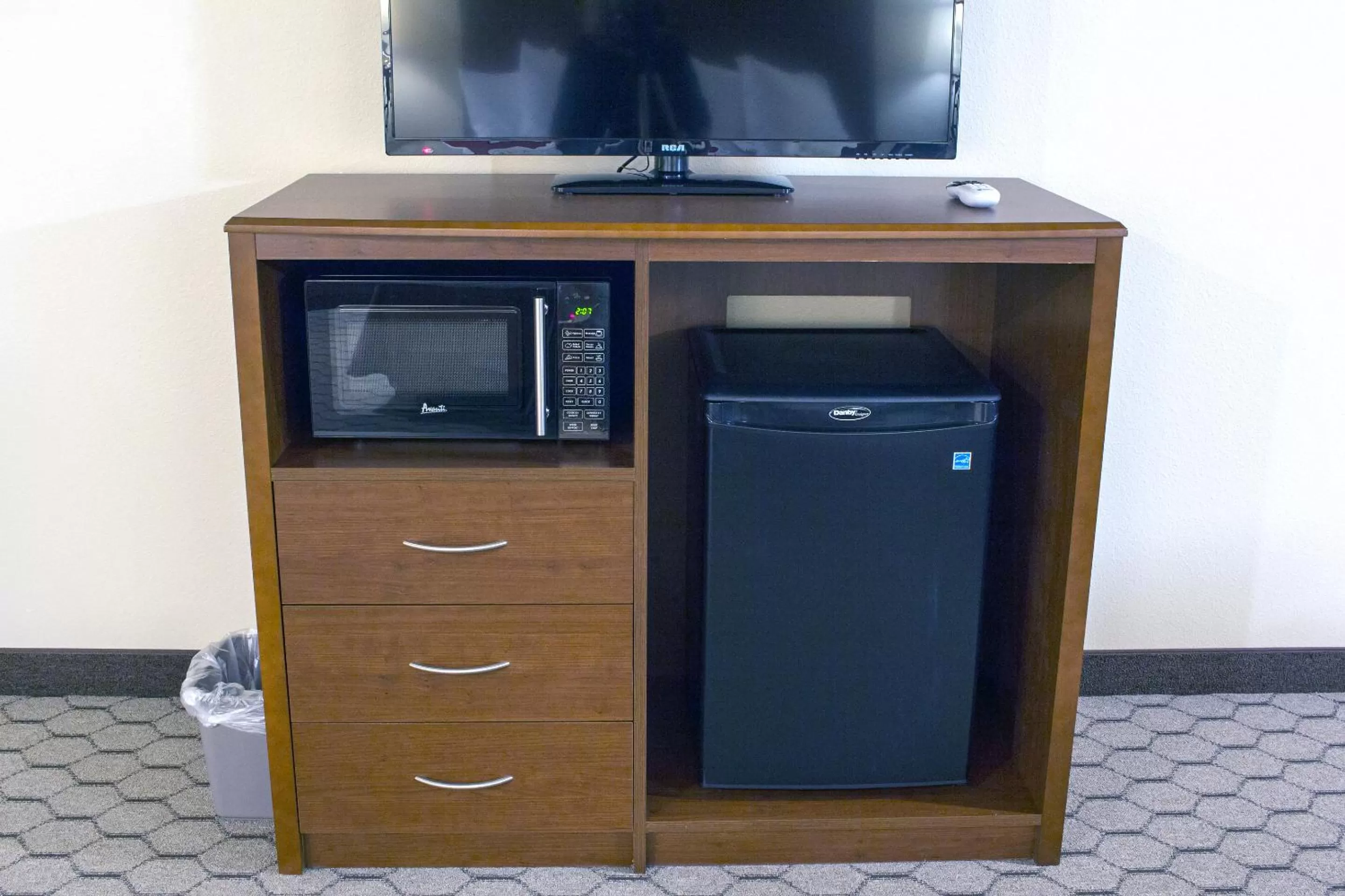 TV and multimedia, TV/Entertainment Center in Newcastle Lodge & Convention Center