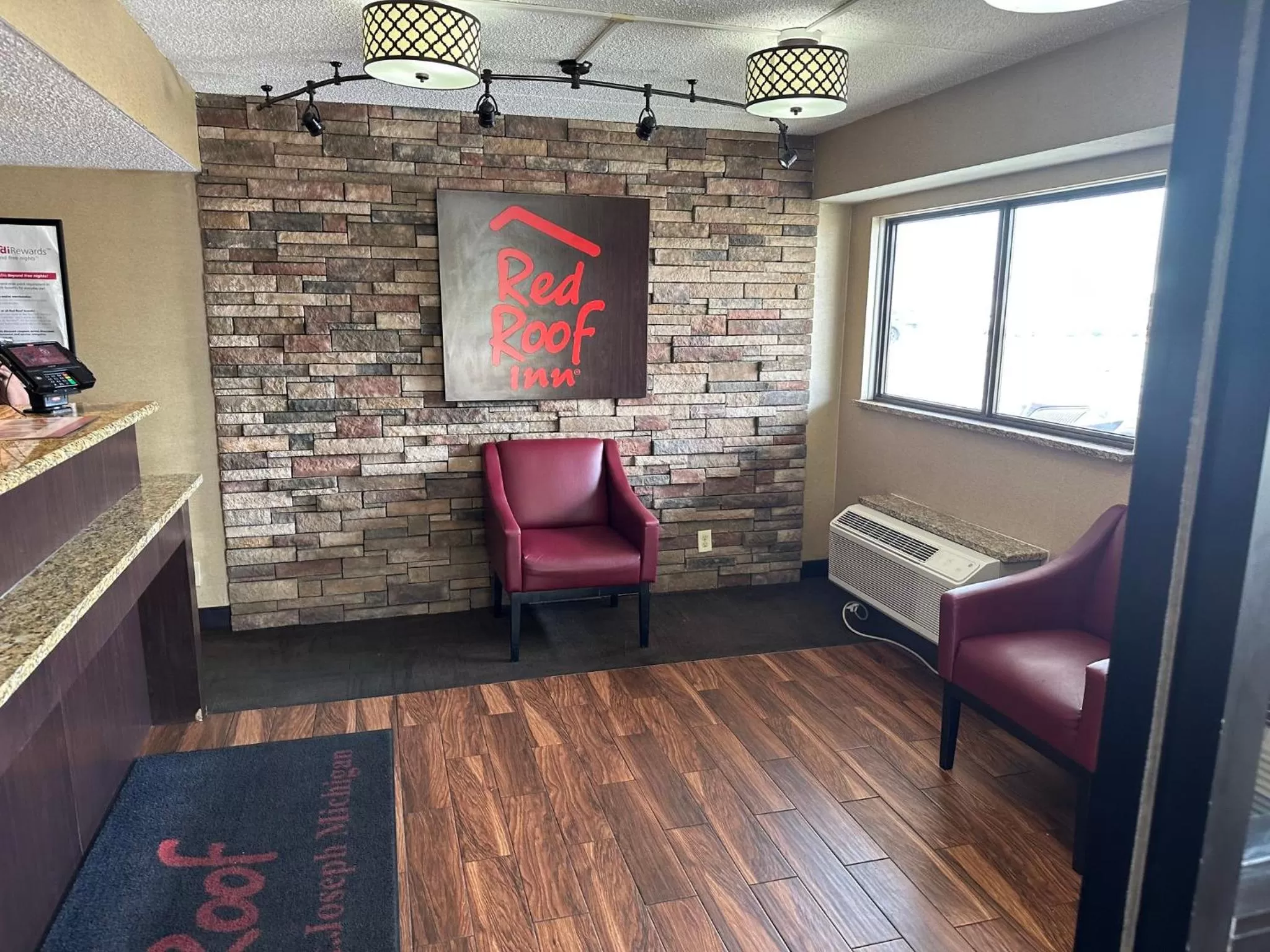 Lobby or reception in Red Roof Inn Benton Harbor - St. Joseph