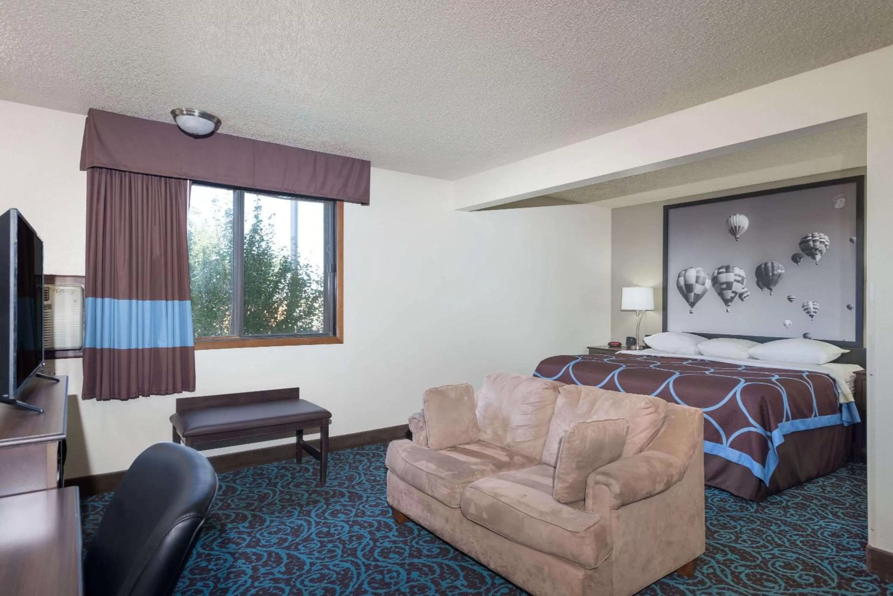 Photo of the whole room, Bed in Super 8 by Wyndham Tucumcari