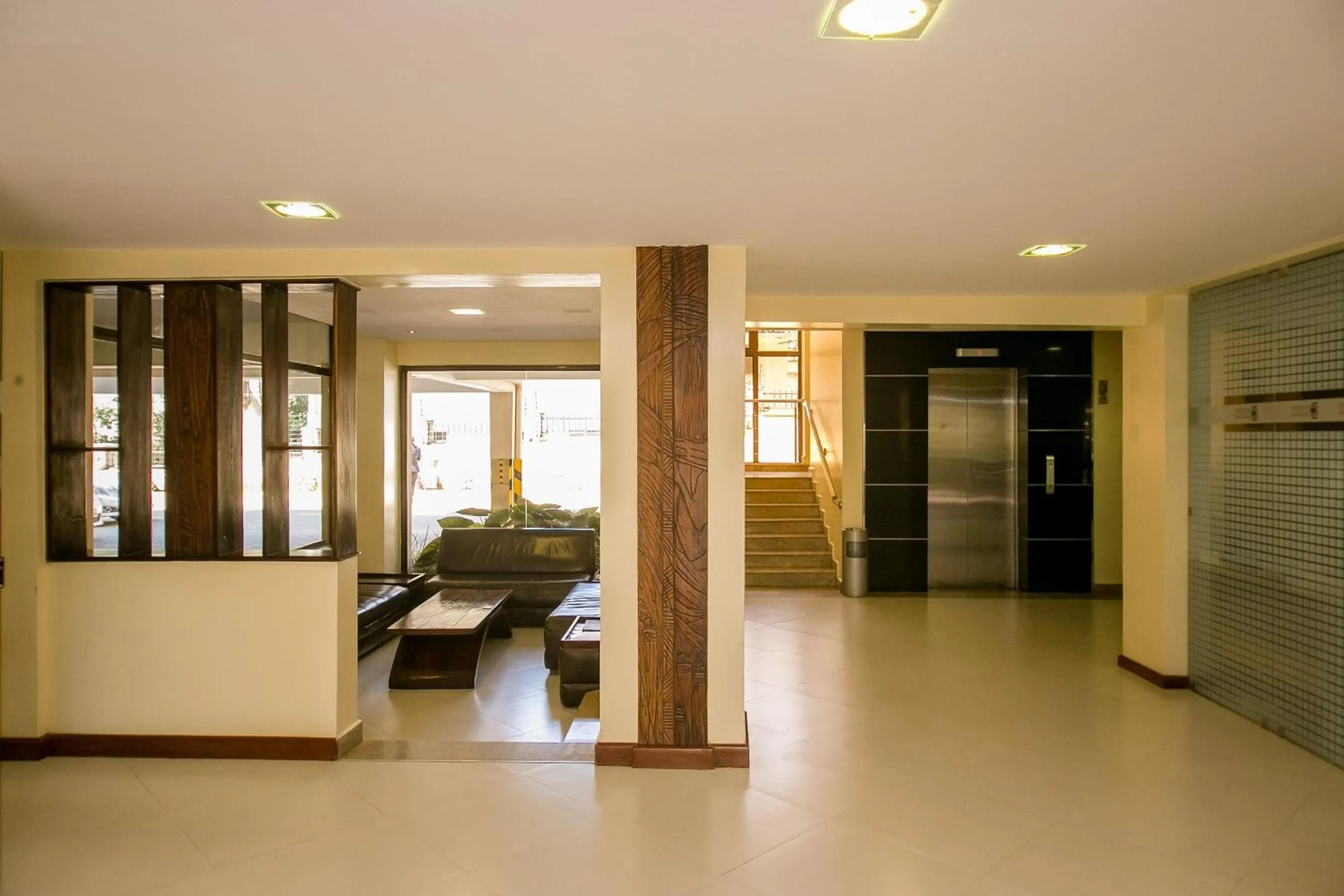 Lobby or reception in Waridi Paradise Hotel and Suites