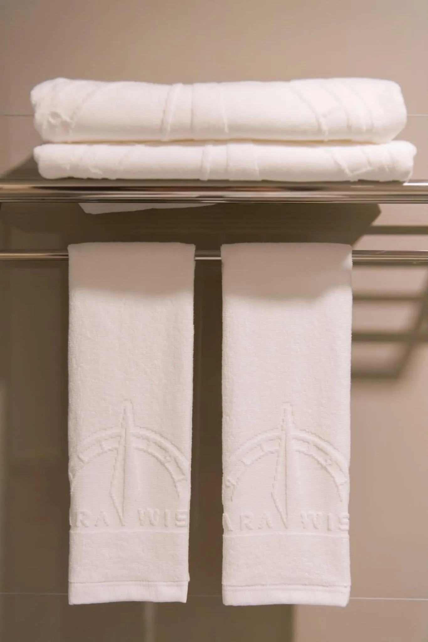 Bathroom in Tarawish Hotel