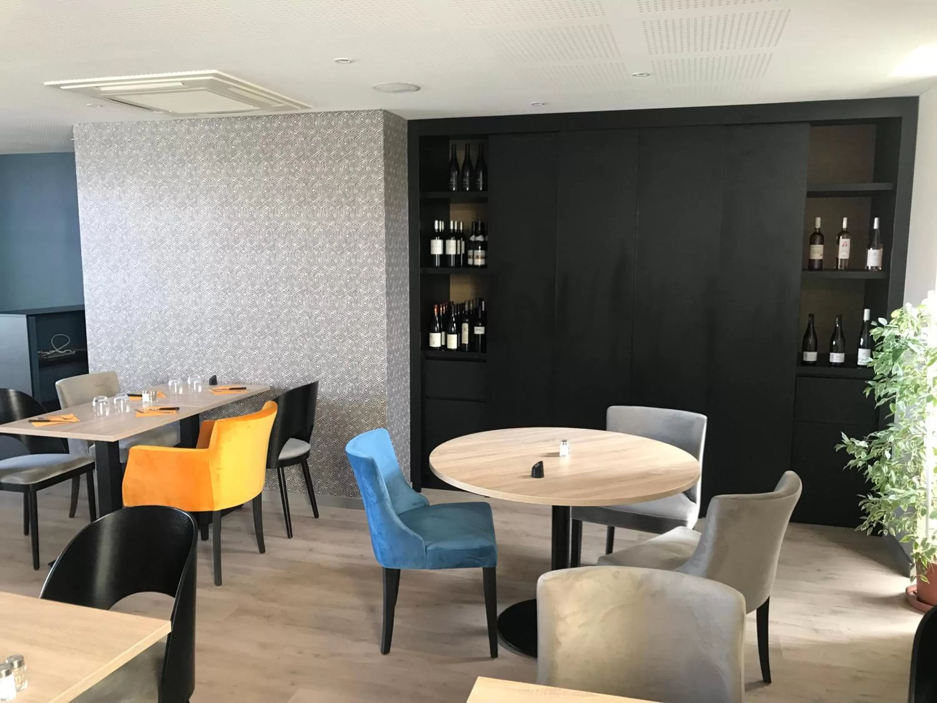 Restaurant/places to eat in The Originals City, Hôtel Hélios, Roanne Nord