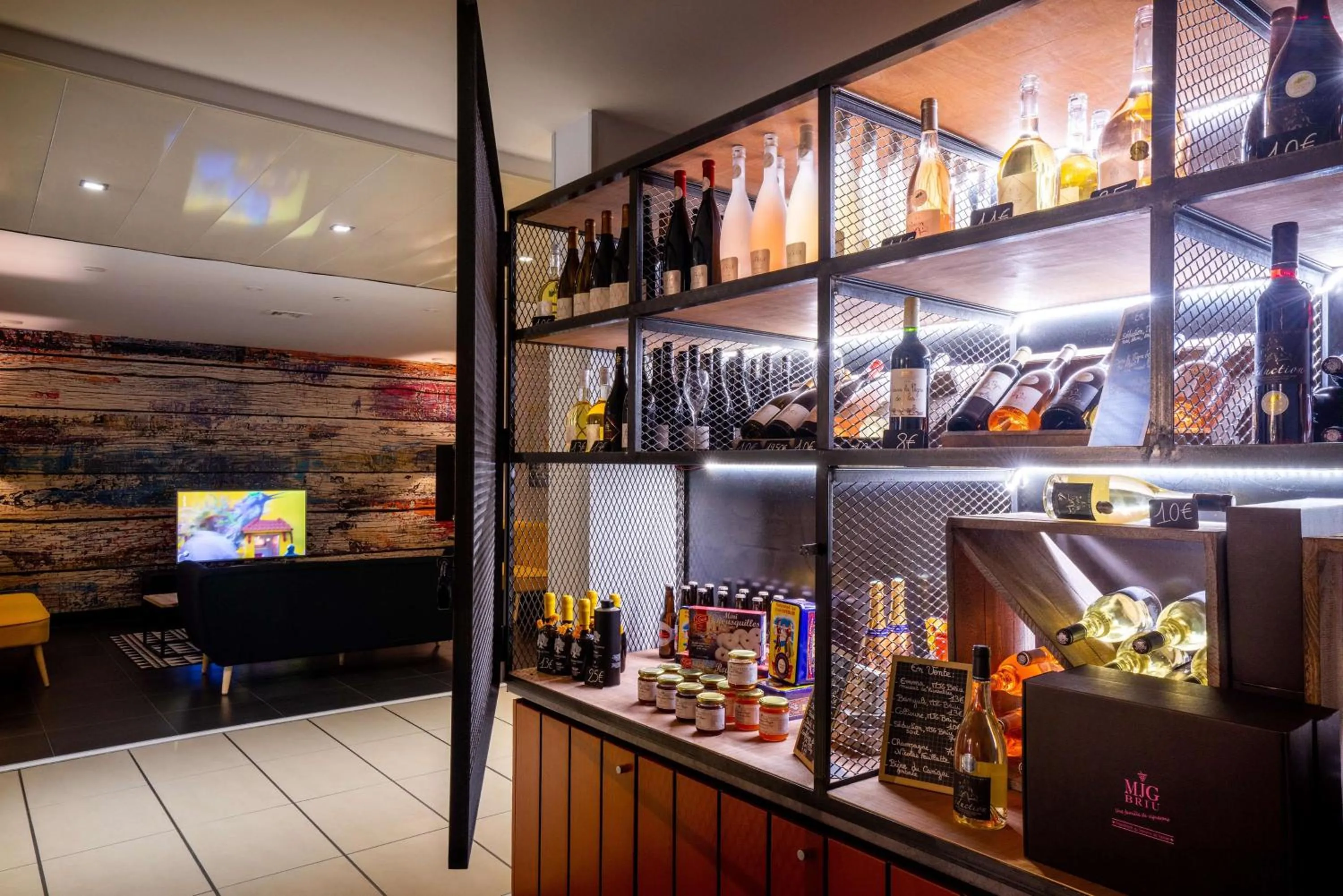 Lobby or reception in Best Western Plus Hotel Canet-Plage