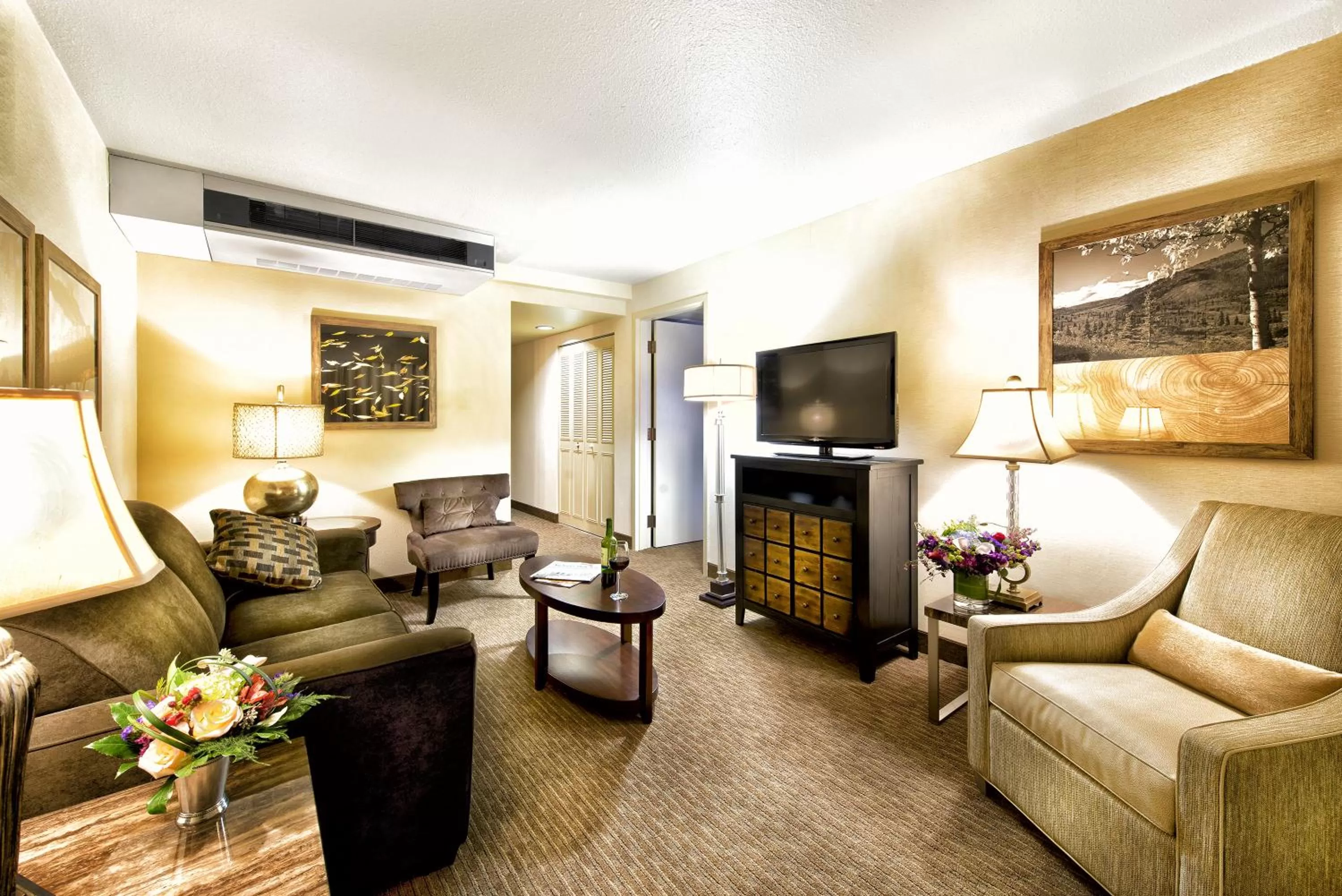 Living room in Westmark Fairbanks Hotel and Conference Center