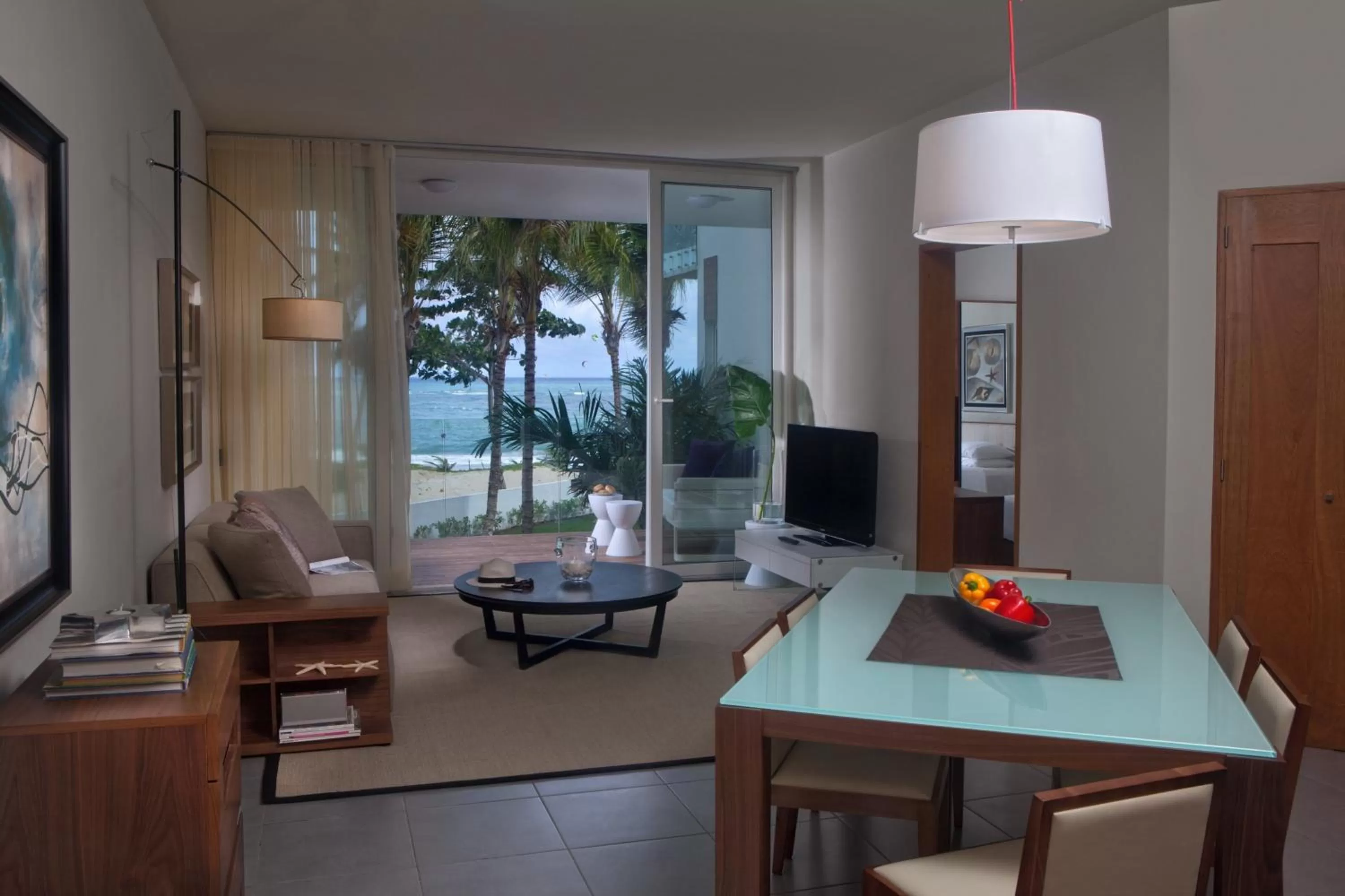 Dining area in Ultravioleta Boutique Residences