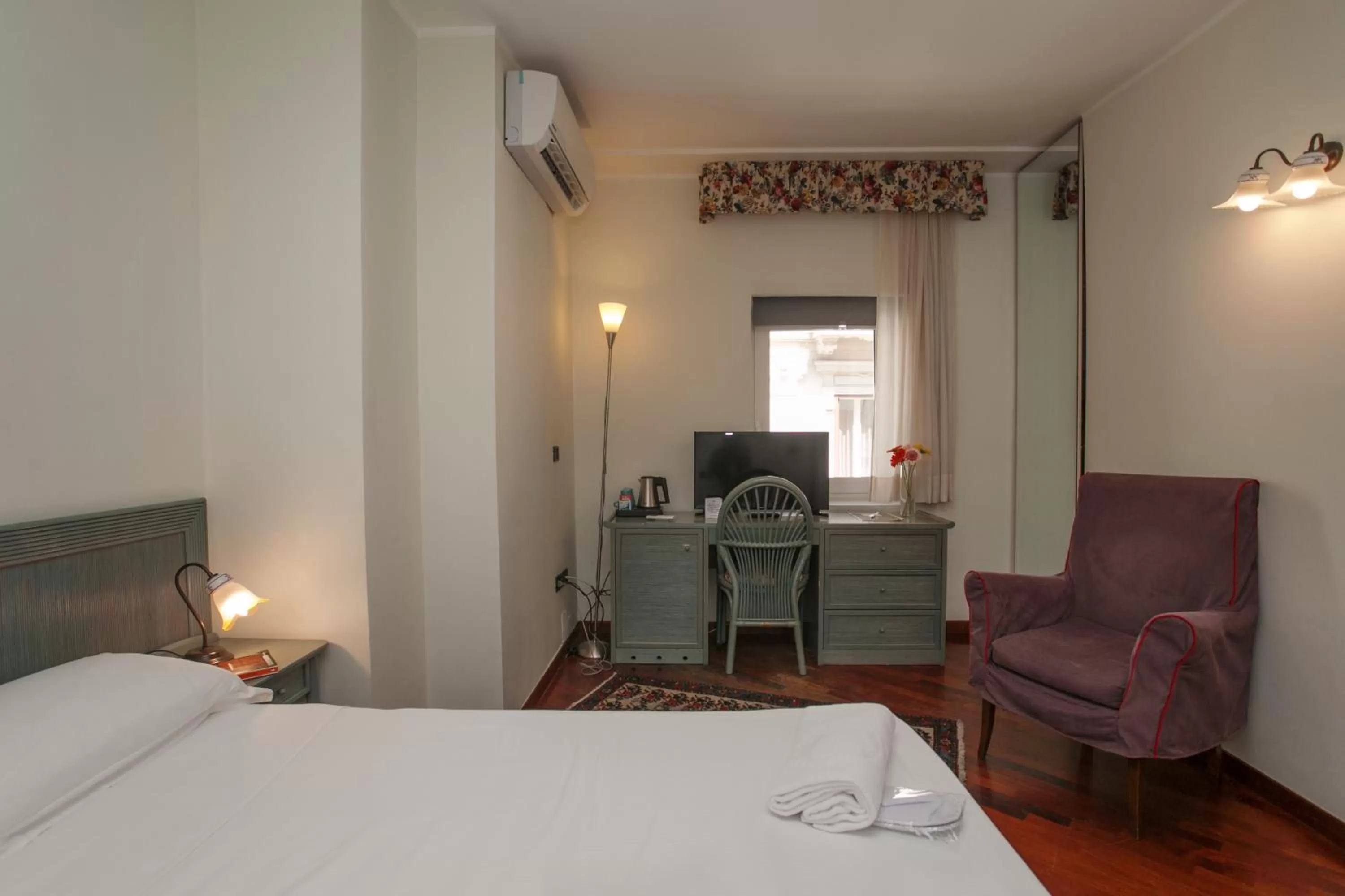 Bedroom, Bed in Zodiacus Residence