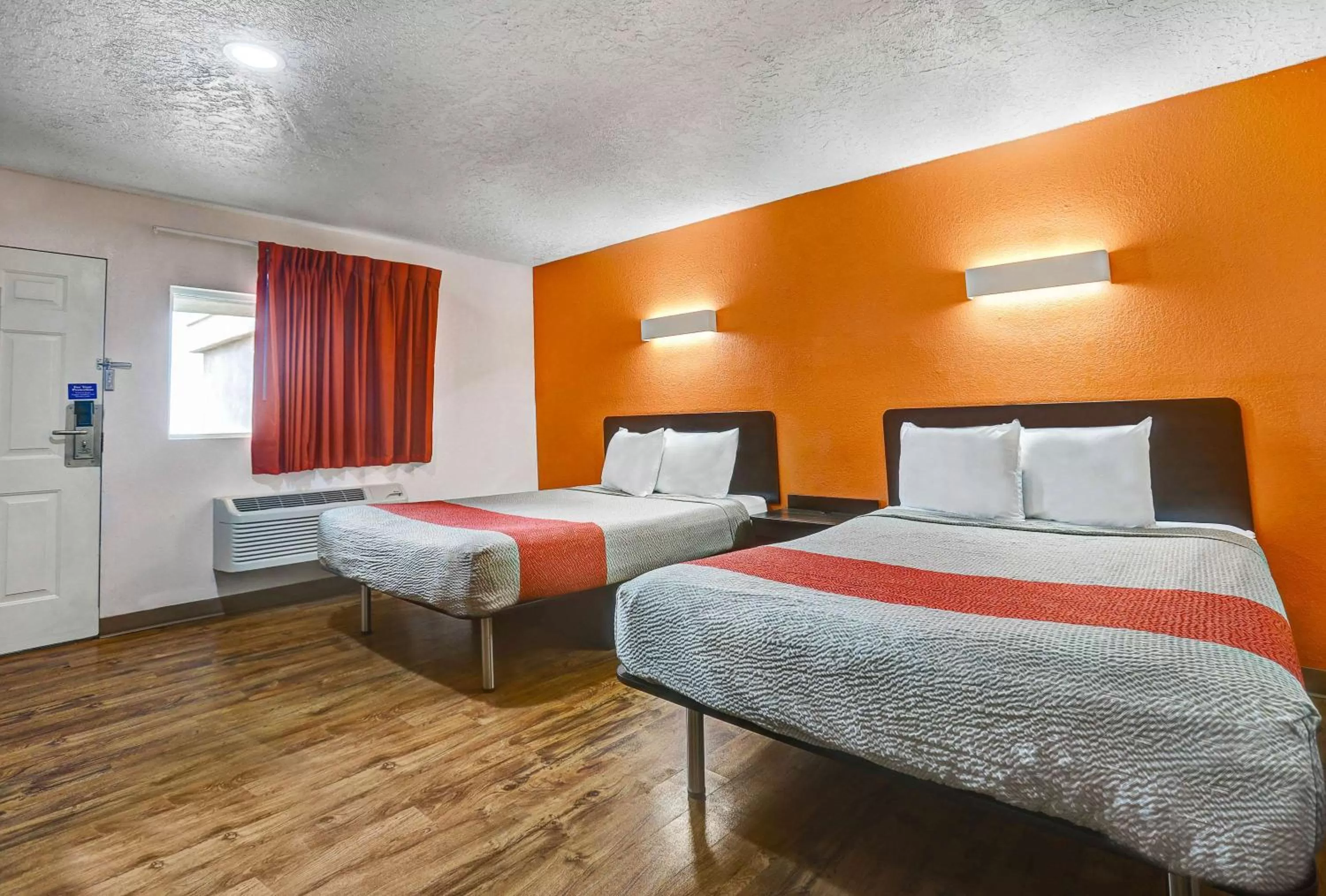 Bedroom, Bed in Motel 6-Clovis, NM