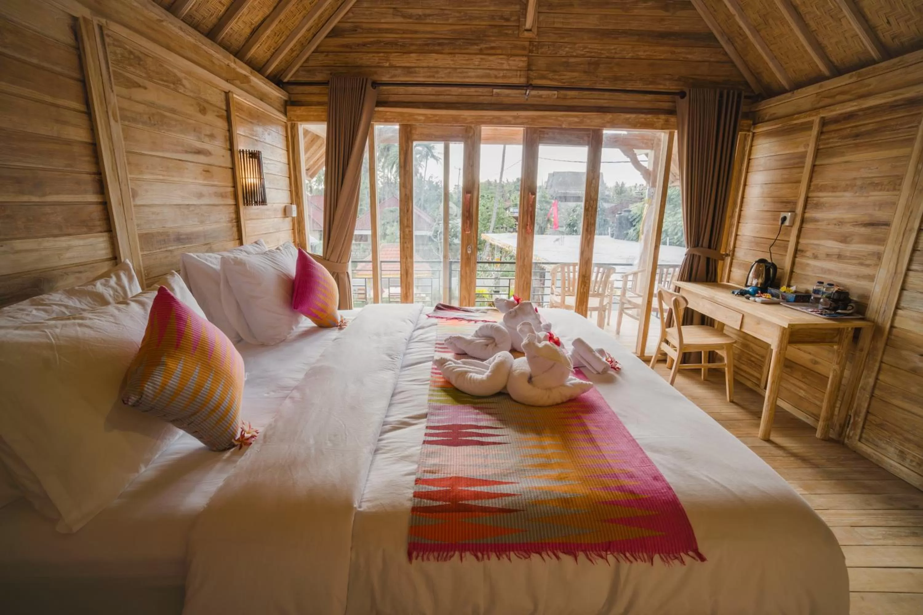 Photo of the whole room, Bed in Pi Karya Beach