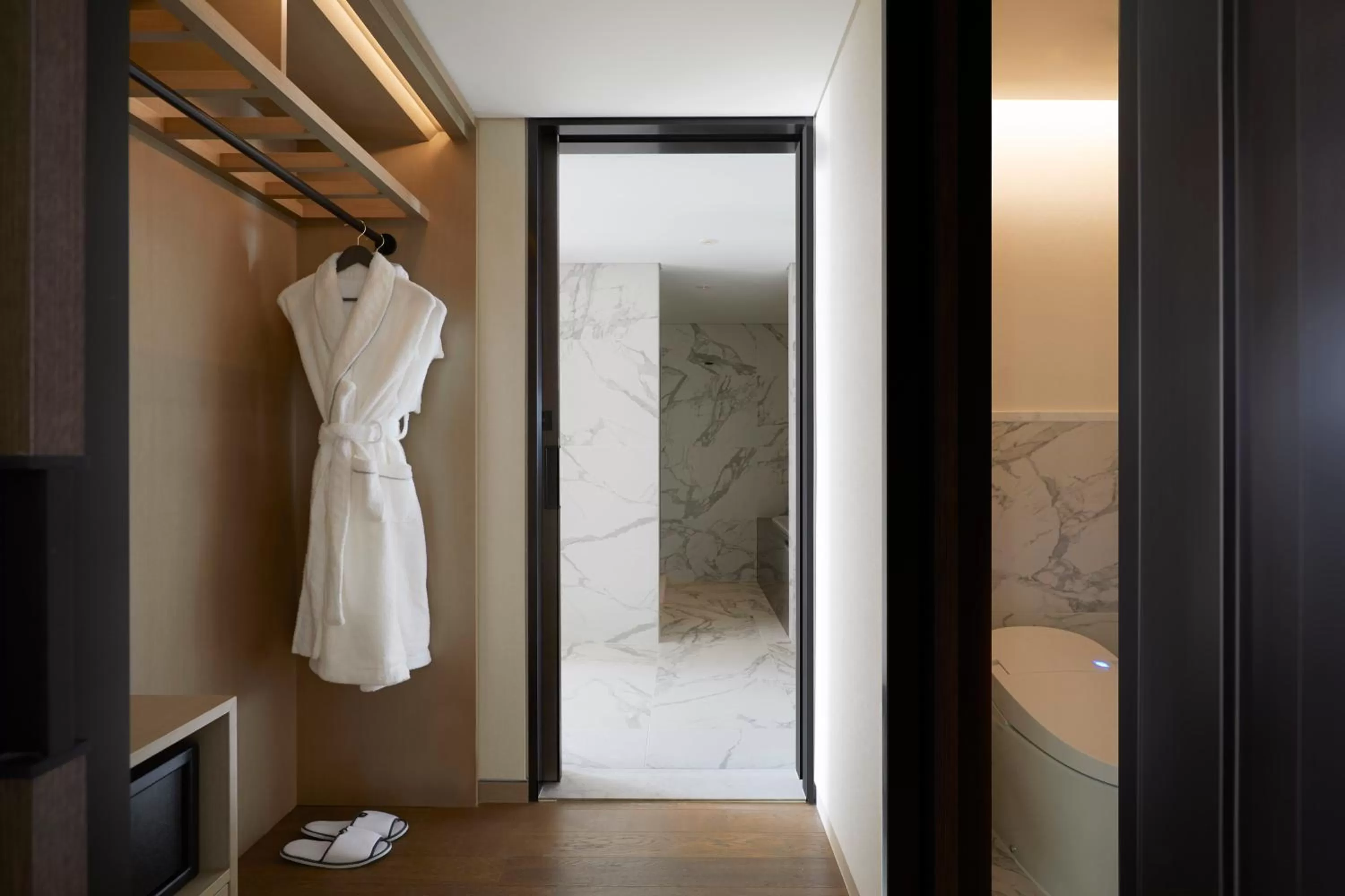 Photo of the whole room in Grand InterContinental Seoul Parnas by IHG