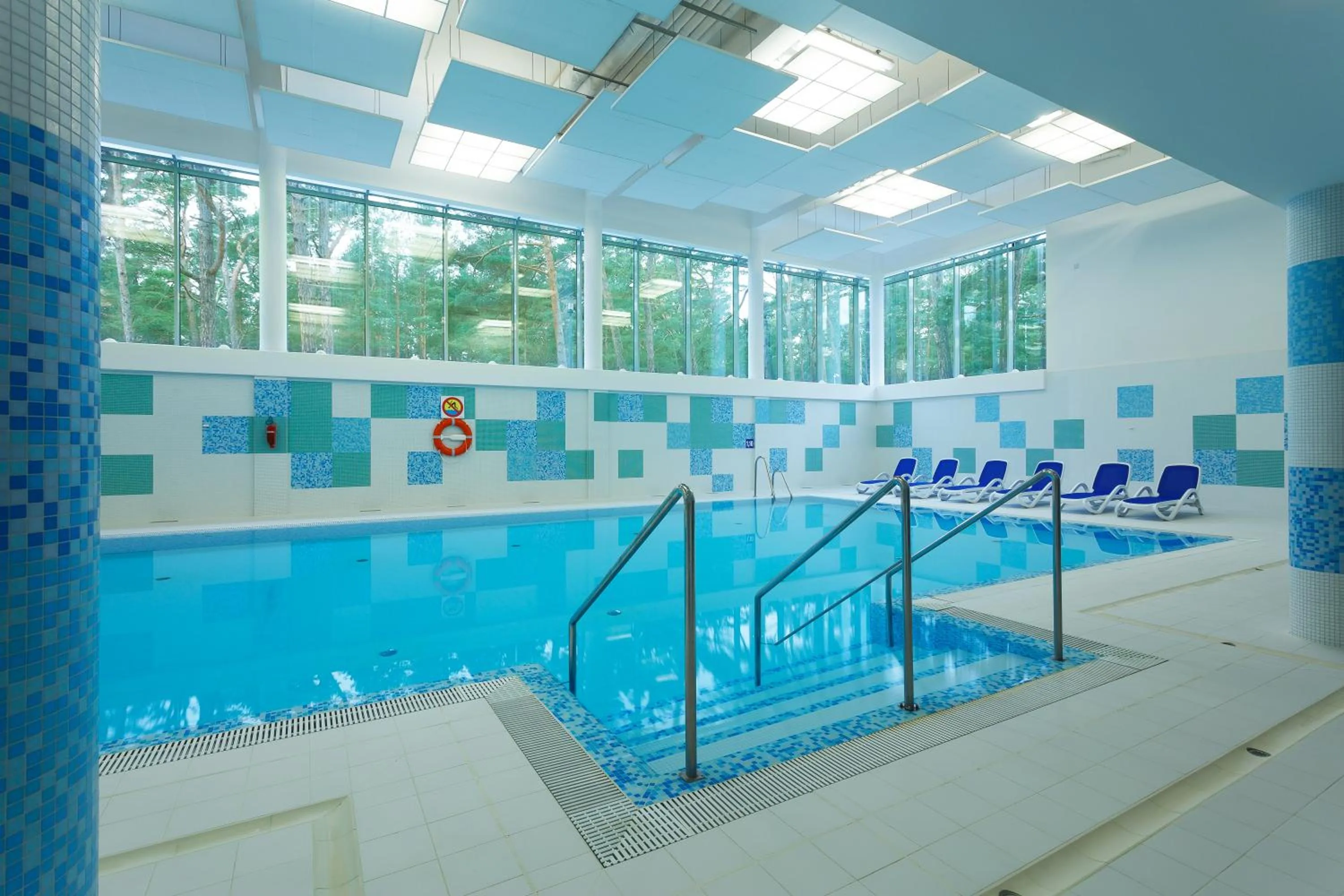 Swimming pool in Best Western Hotel Jurata