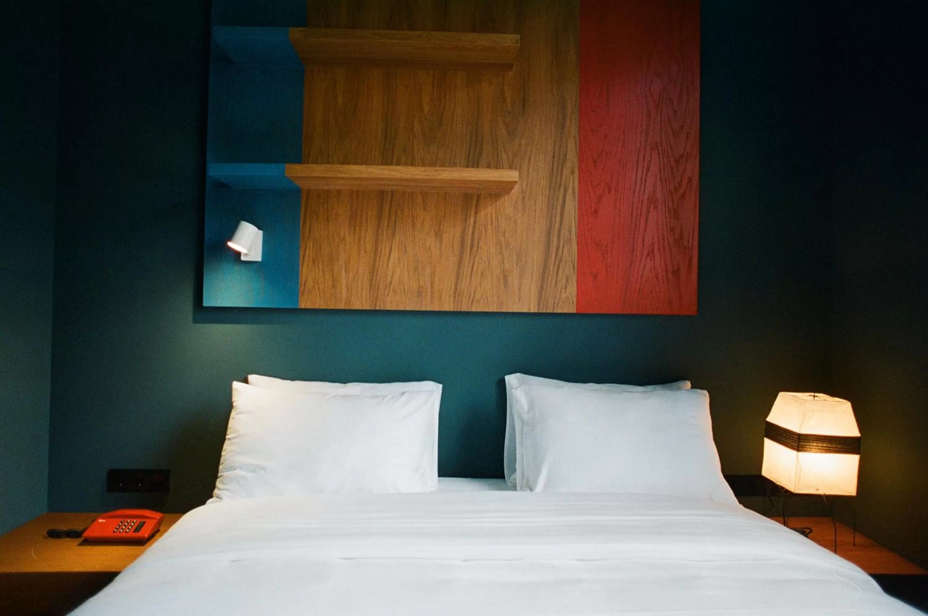 Bed in Blueberry Nights