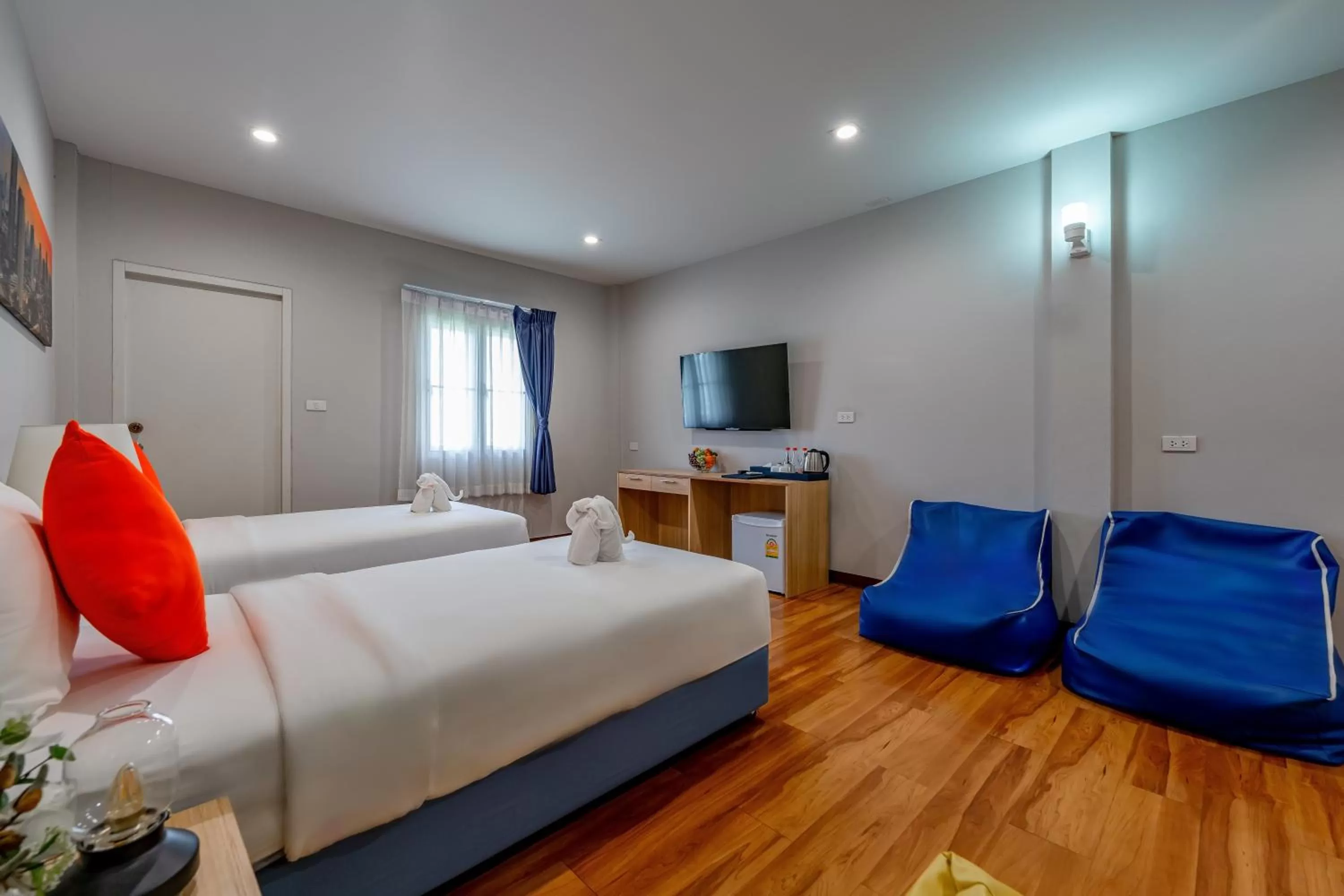 Bed in 7 Days Premium Hotel at Icon Siam Station - No Parking