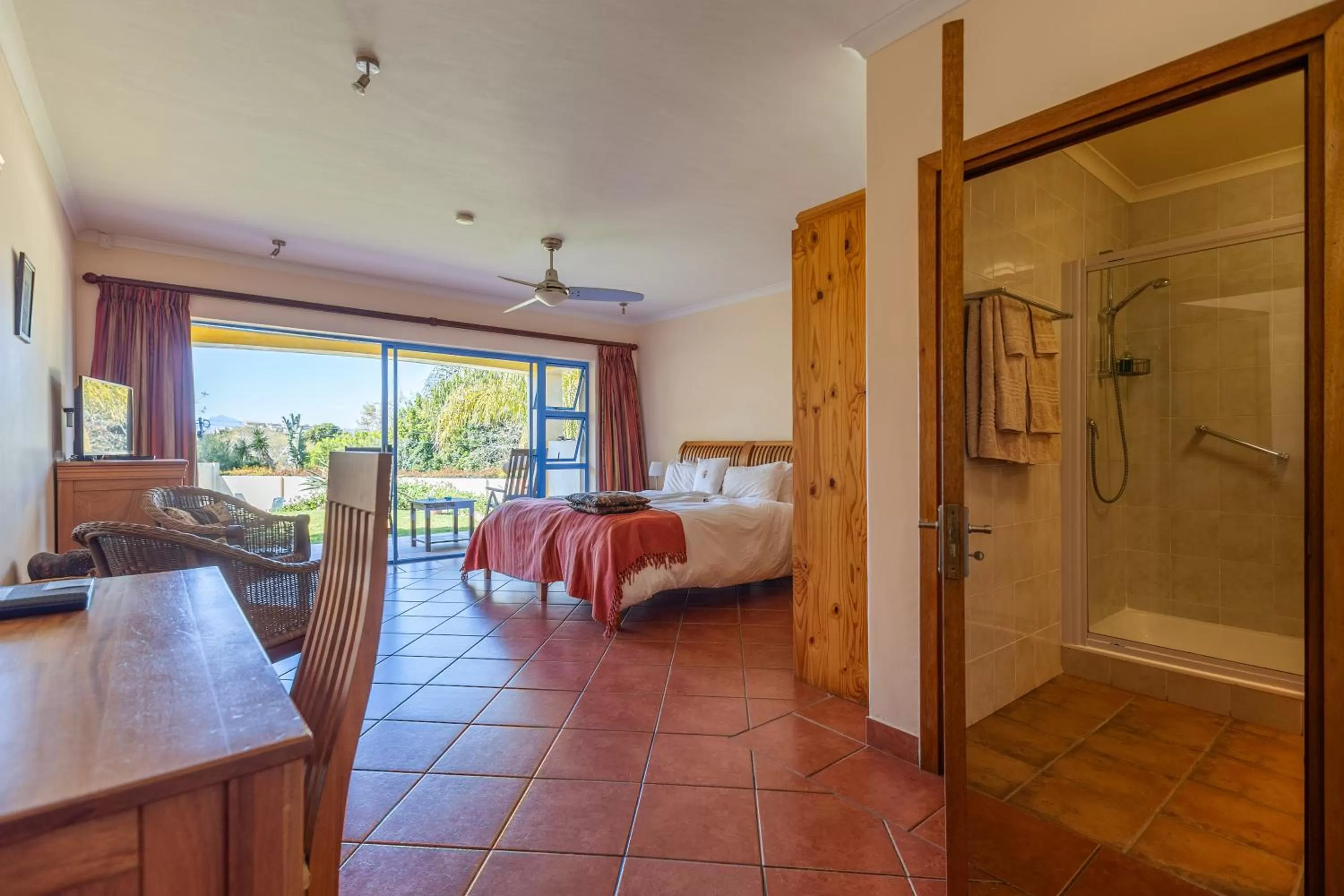 Photo of the whole room, Bed in Gästehaus Pinkepank