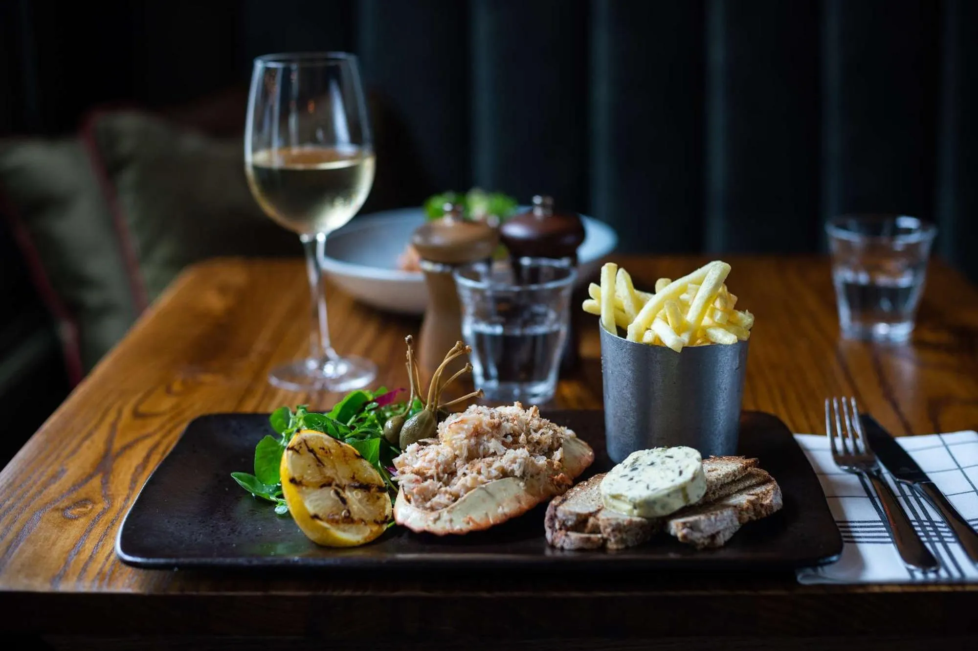 Food and drinks in Dukes Head Hotel