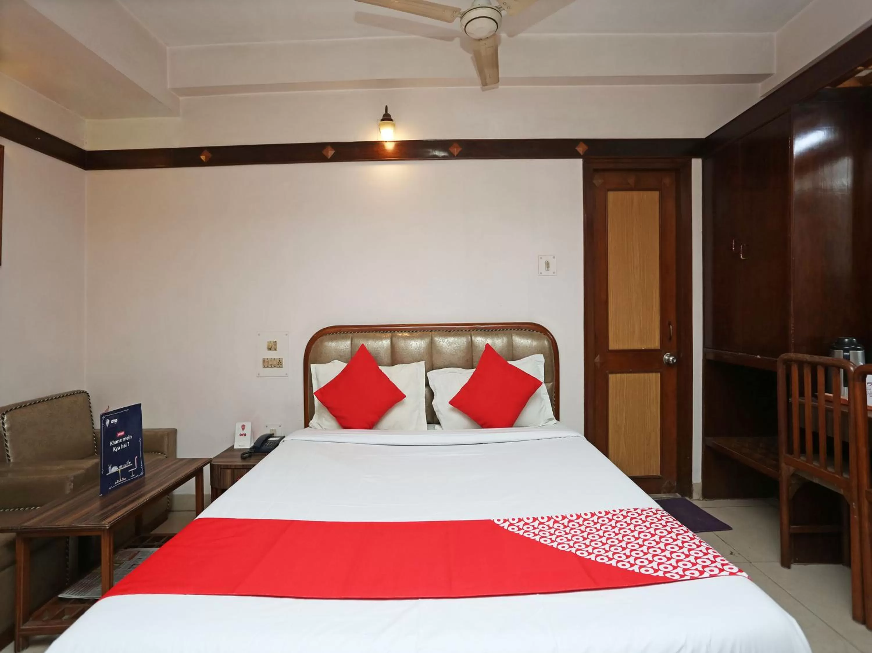 Bedroom, Bed in Hotel Amrit Regency