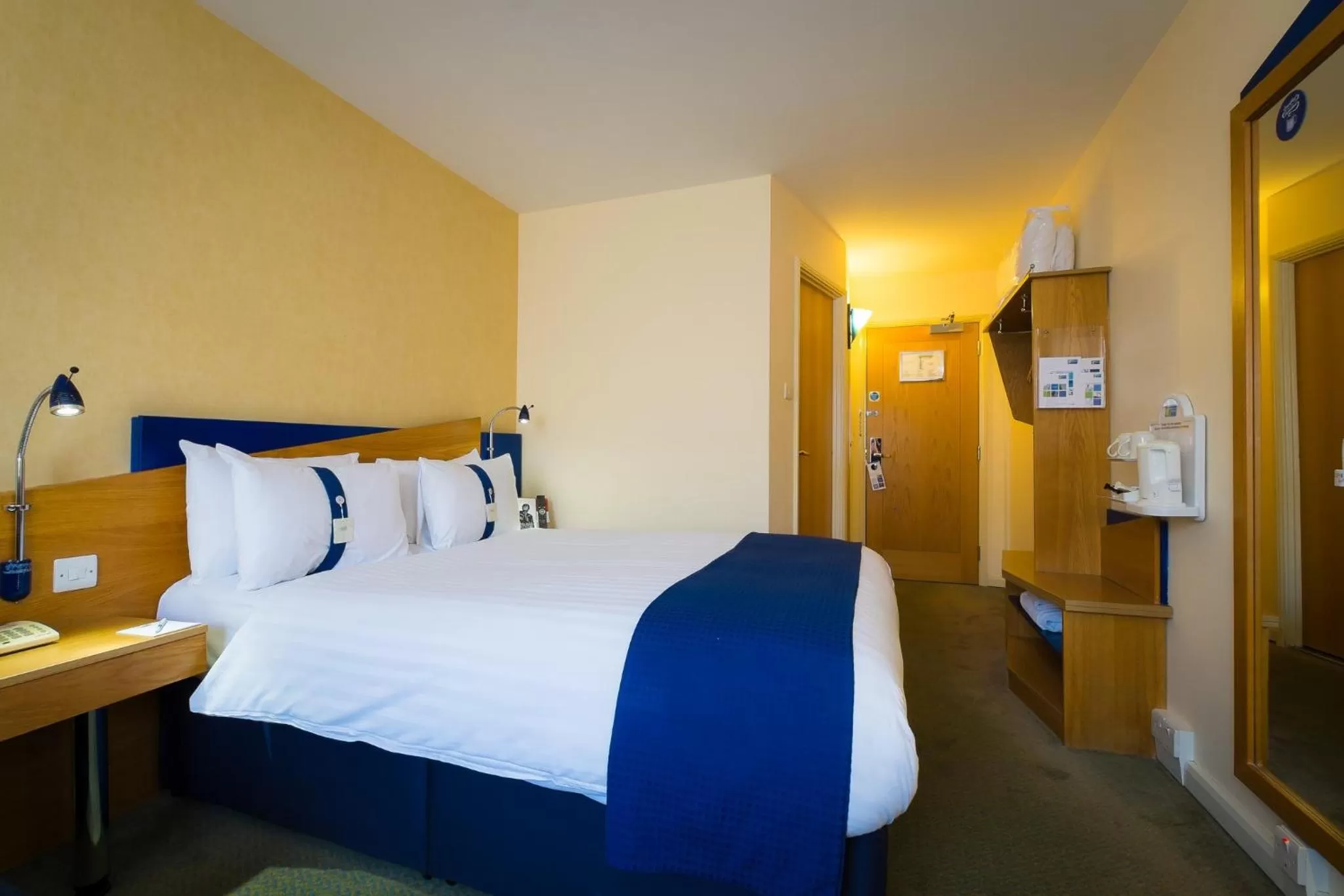 Photo of the whole room, Bed in Holiday Inn Express Aberdeen City Centre by IHG