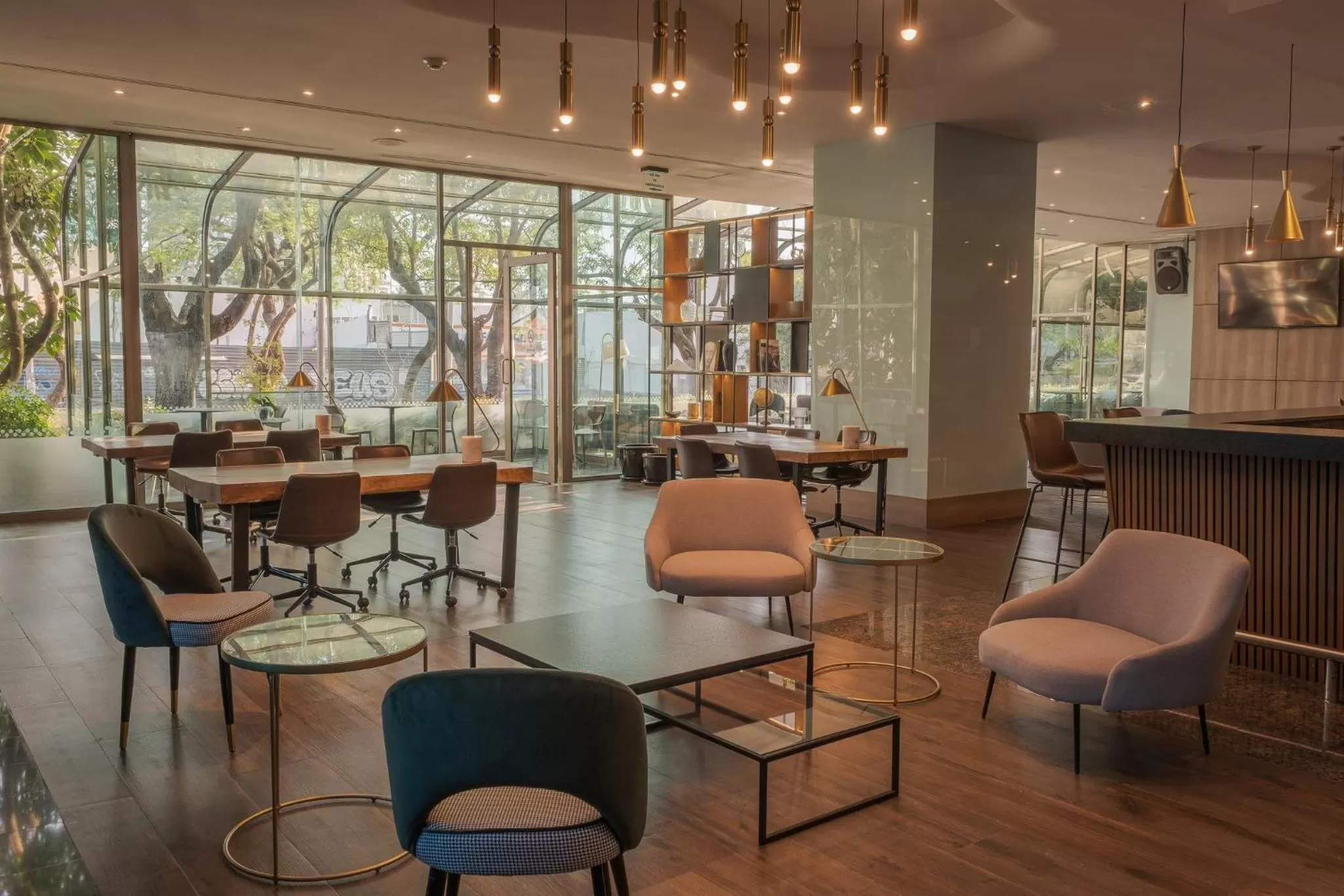 Lounge or bar in Holiday Inn Guadalajara Select by IHG